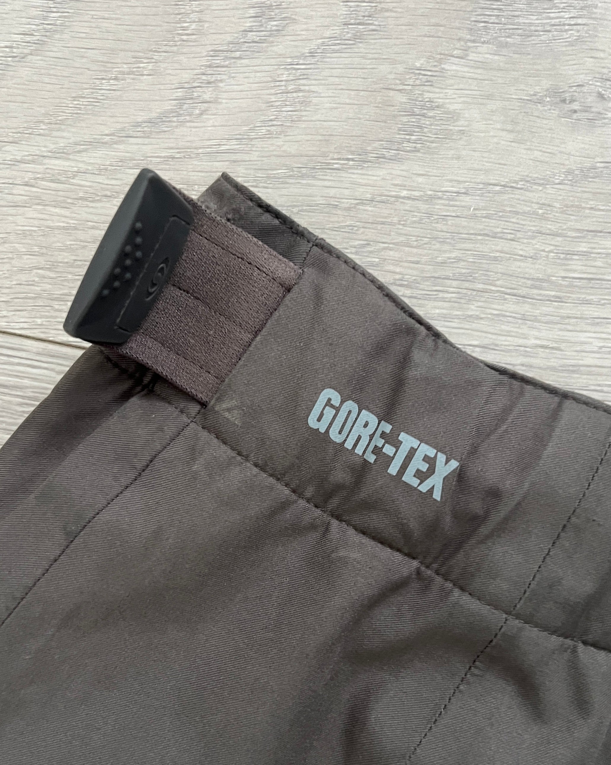 Salomon 00s Gore-Tex Ski Pants - Size 32 – NDWC0 Shop