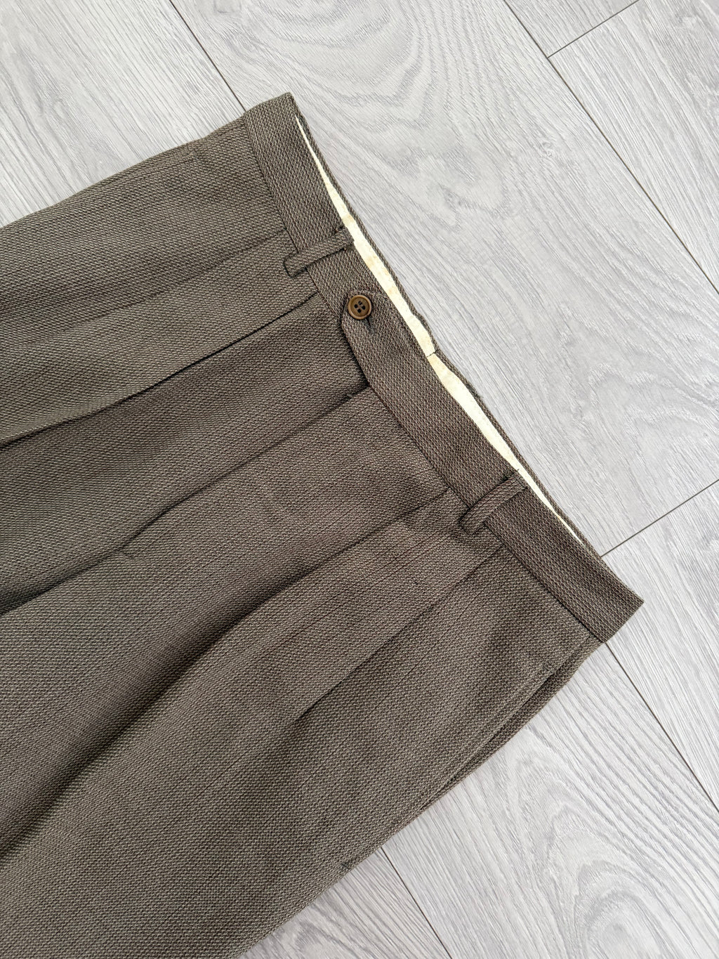 Emporio Armani 1990s Peaked Lapel Double Breasted Textured Weave Pleated Wool Suit - Size XL Jacket / 34" Waist