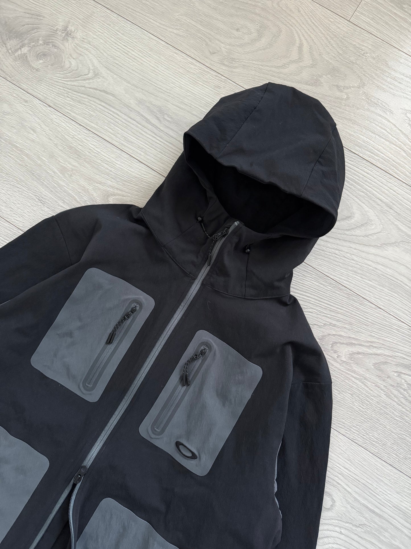 Oakley Technical Panelled Waterproof Jacket - Size L