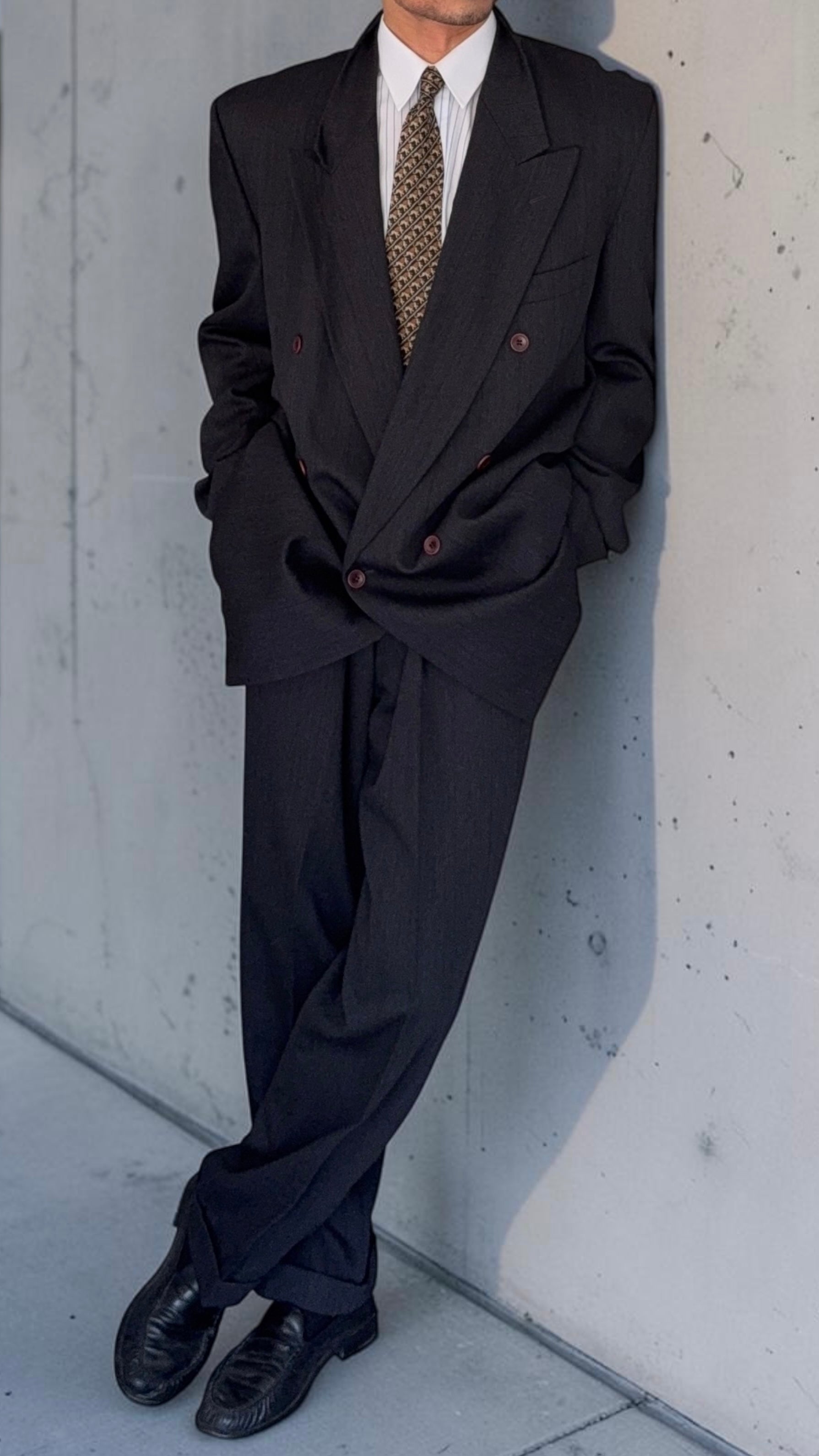 Louis Feraud Armani 1980s Peaked Lapel Double Breasted Pleated Pure New Wool Charcoal Grey Suit - Size XXL Jacket / 40" Waist