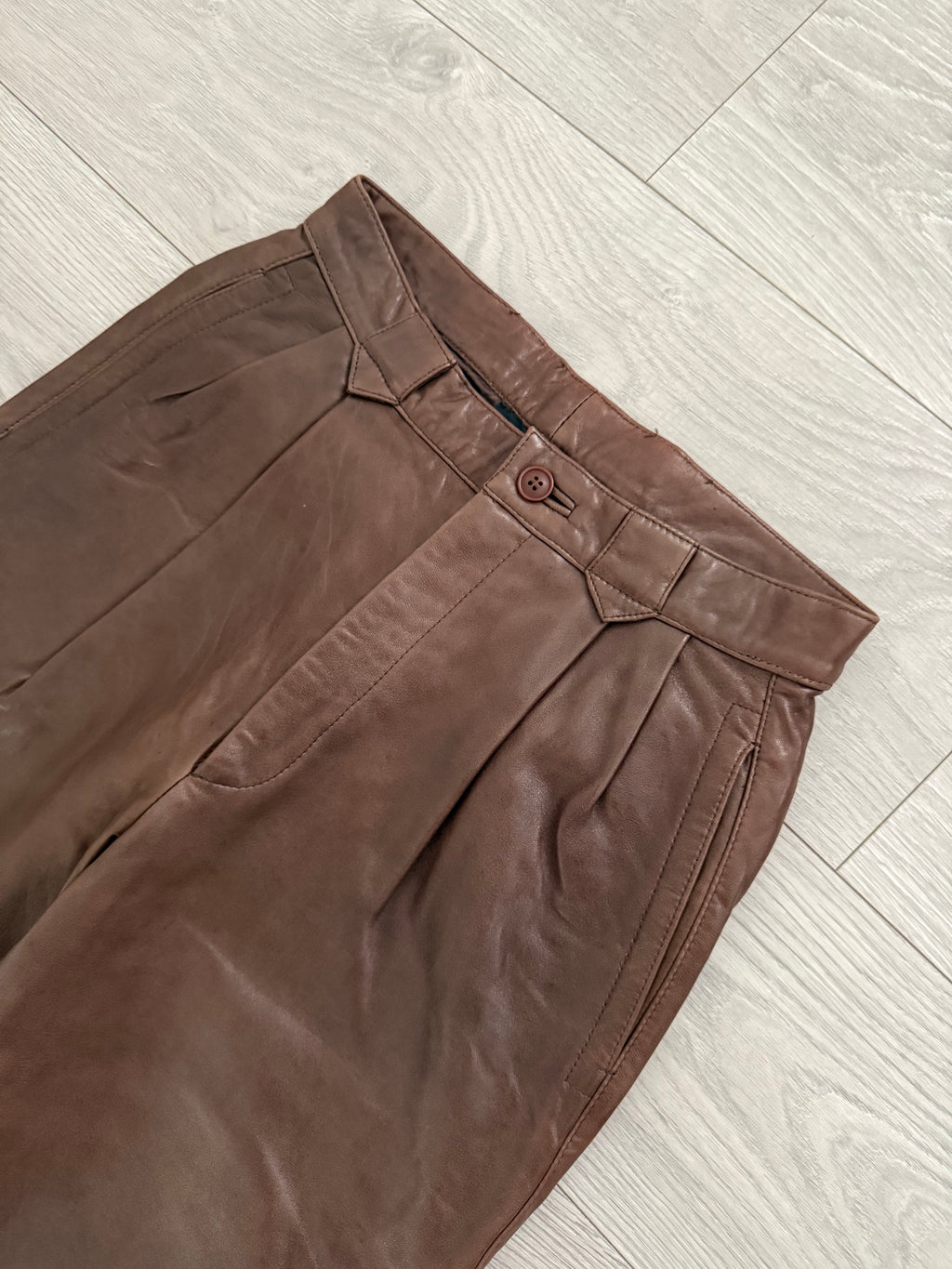Valentino 1980s Pleated Leather Brown Pants - Size 30" Waist