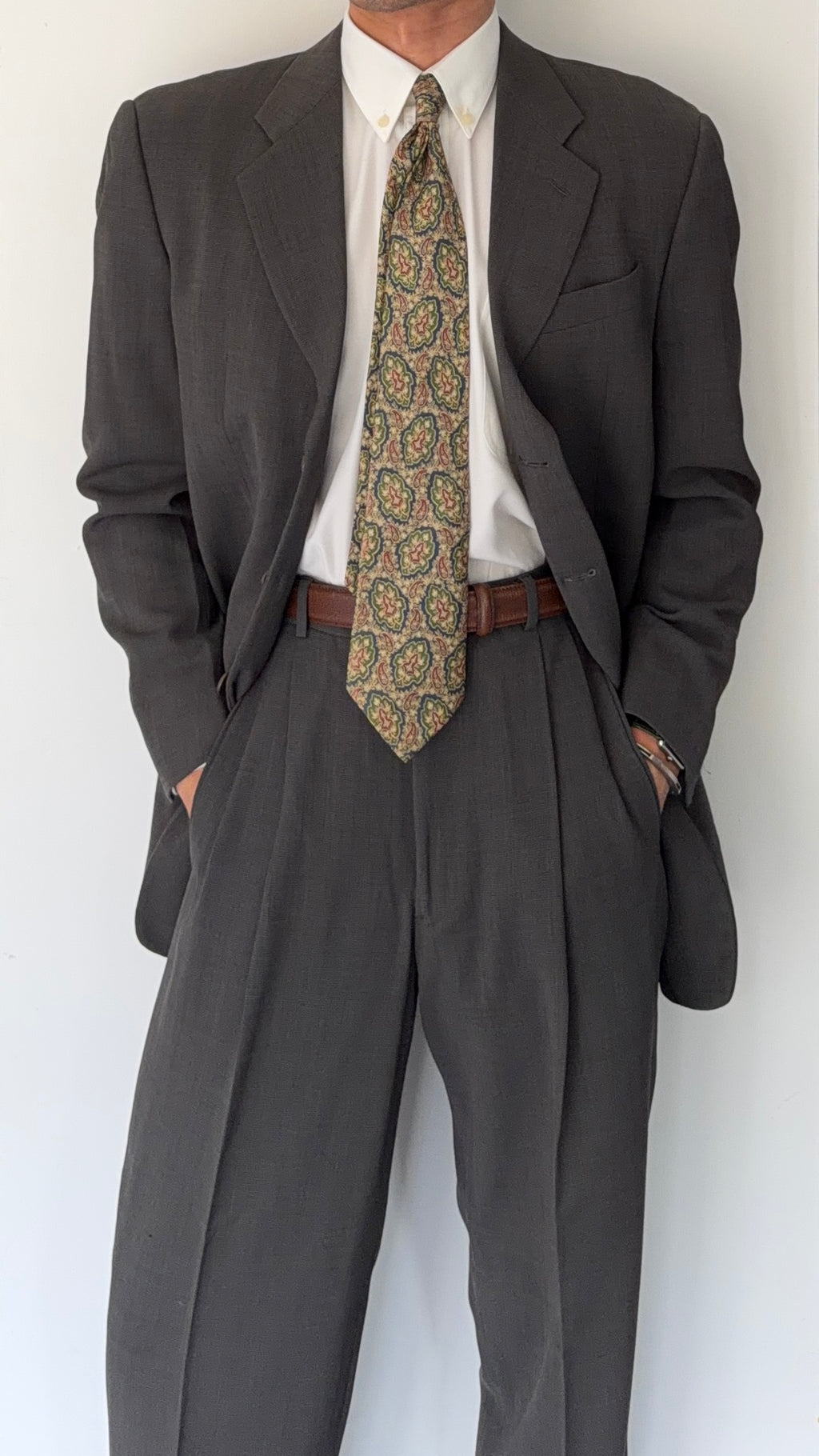 Armani 1990s 3B Textured Wool Pleated Taupe Grey Suit - Size M Jacket / 32" Waist