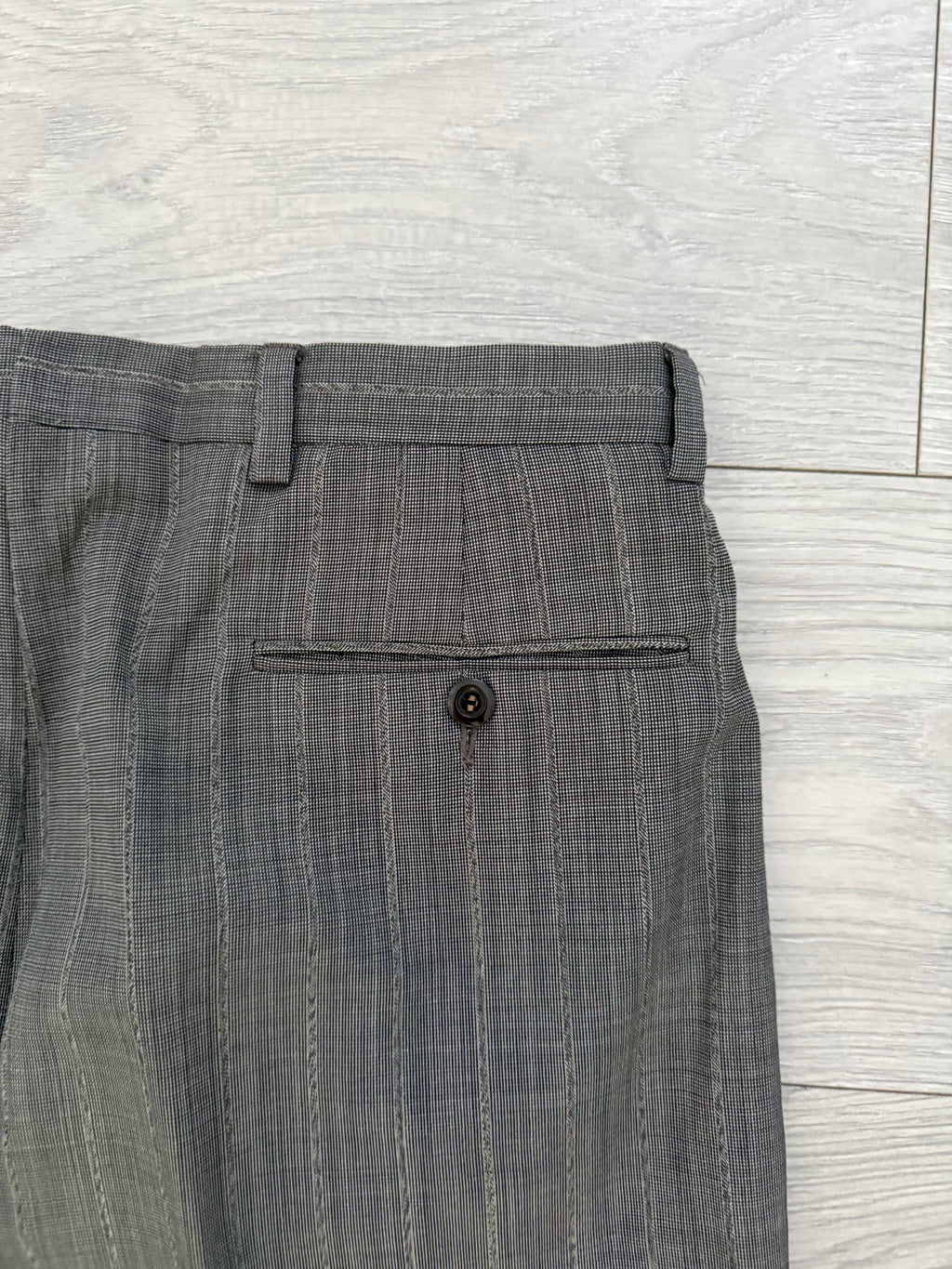 Giorgio Armani Mani 1980s 2B Textured Wool Grey Pleated Suit - Size M Jacket / 32" Waist