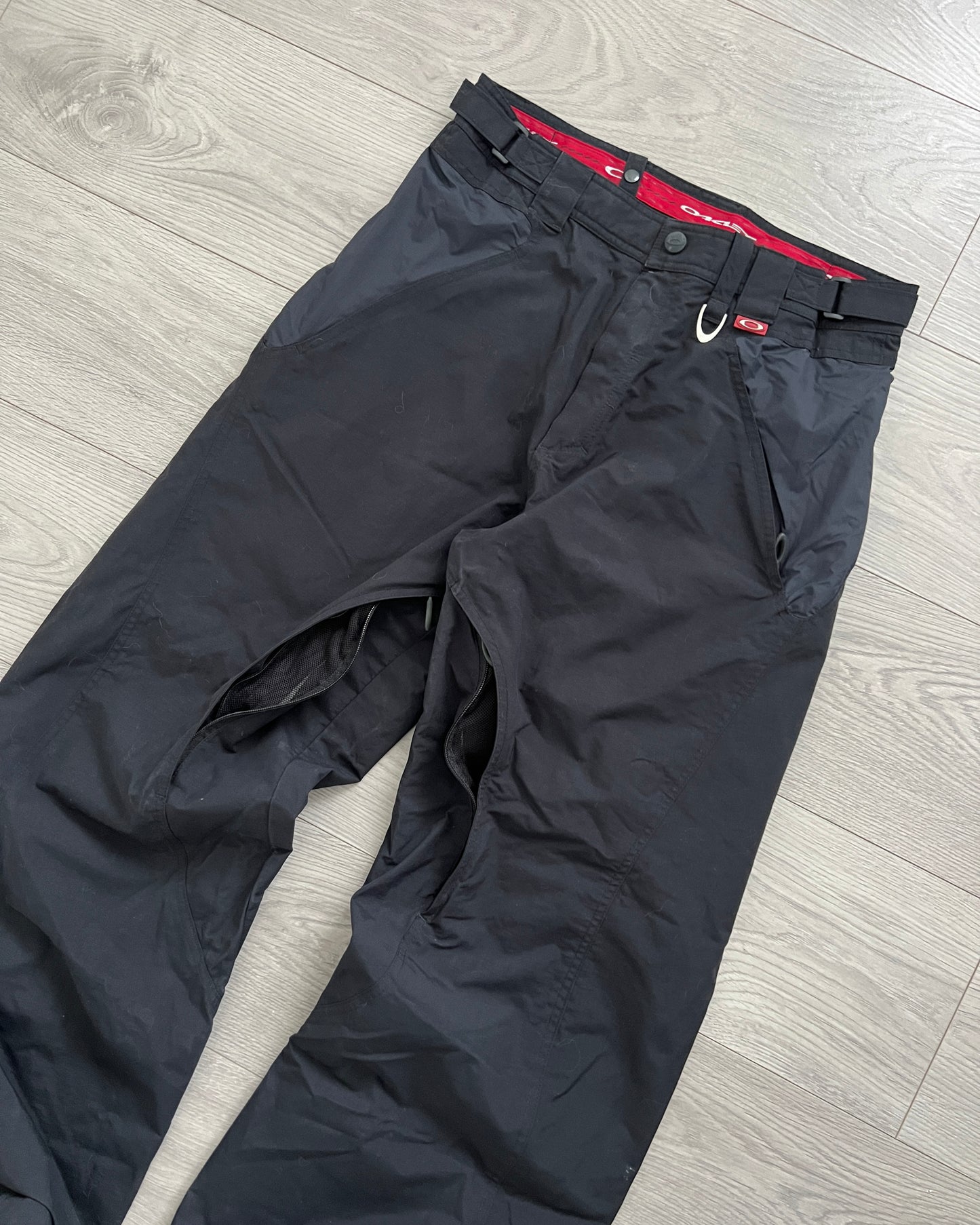 Oakley Road Fuel 00s Technical Vent-Zipper Waterproof Pants - Size 32