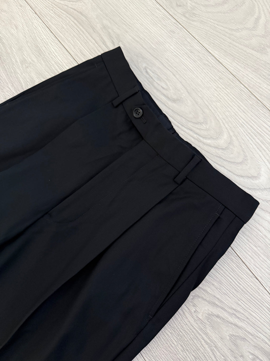 Armani 1990s 3B Wool Pleated Black Suit - Size S Jacket / 28" Waist