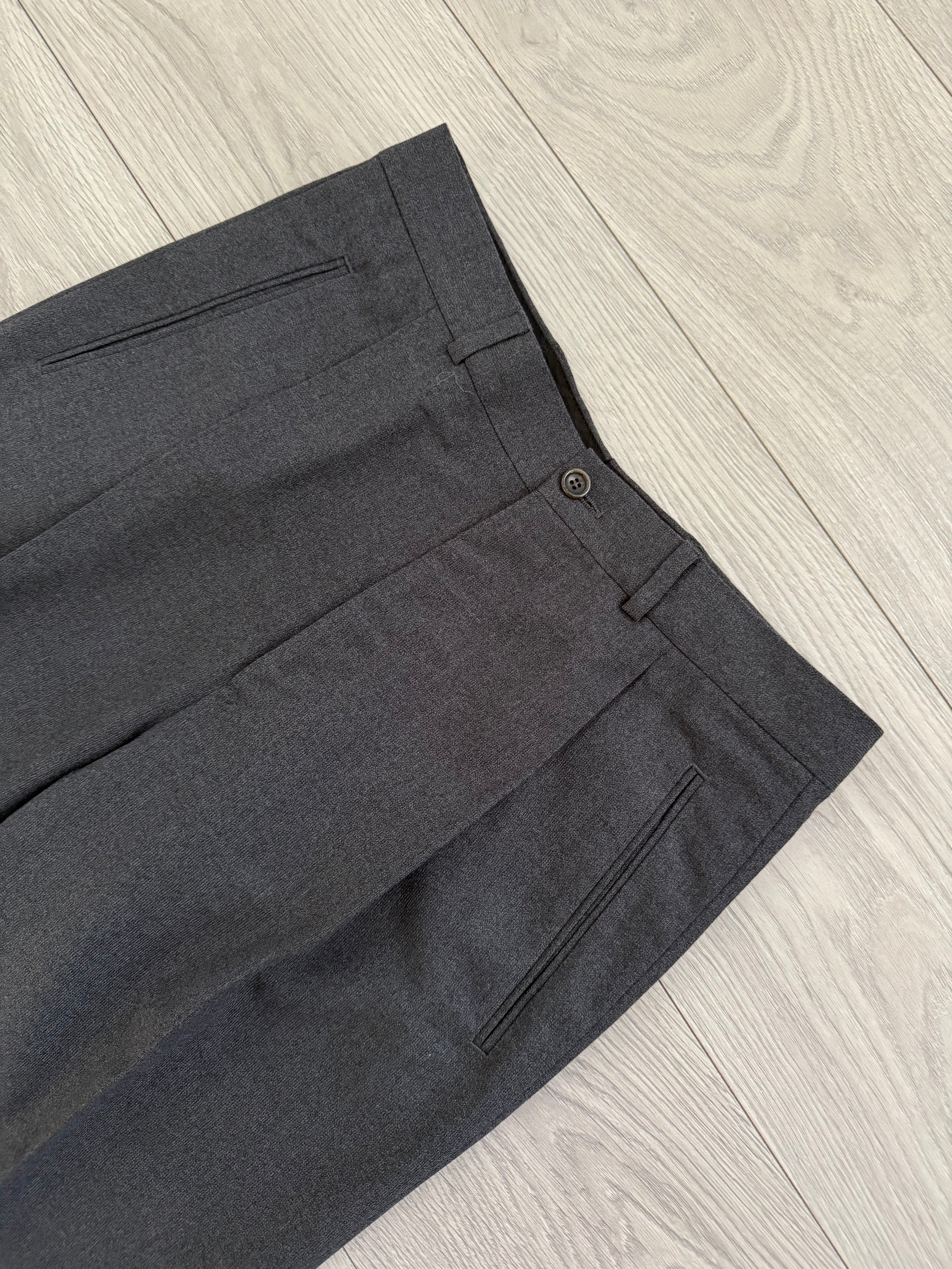 Armani 2000s Pleated Wool Grey Pants - Size 30" Waist