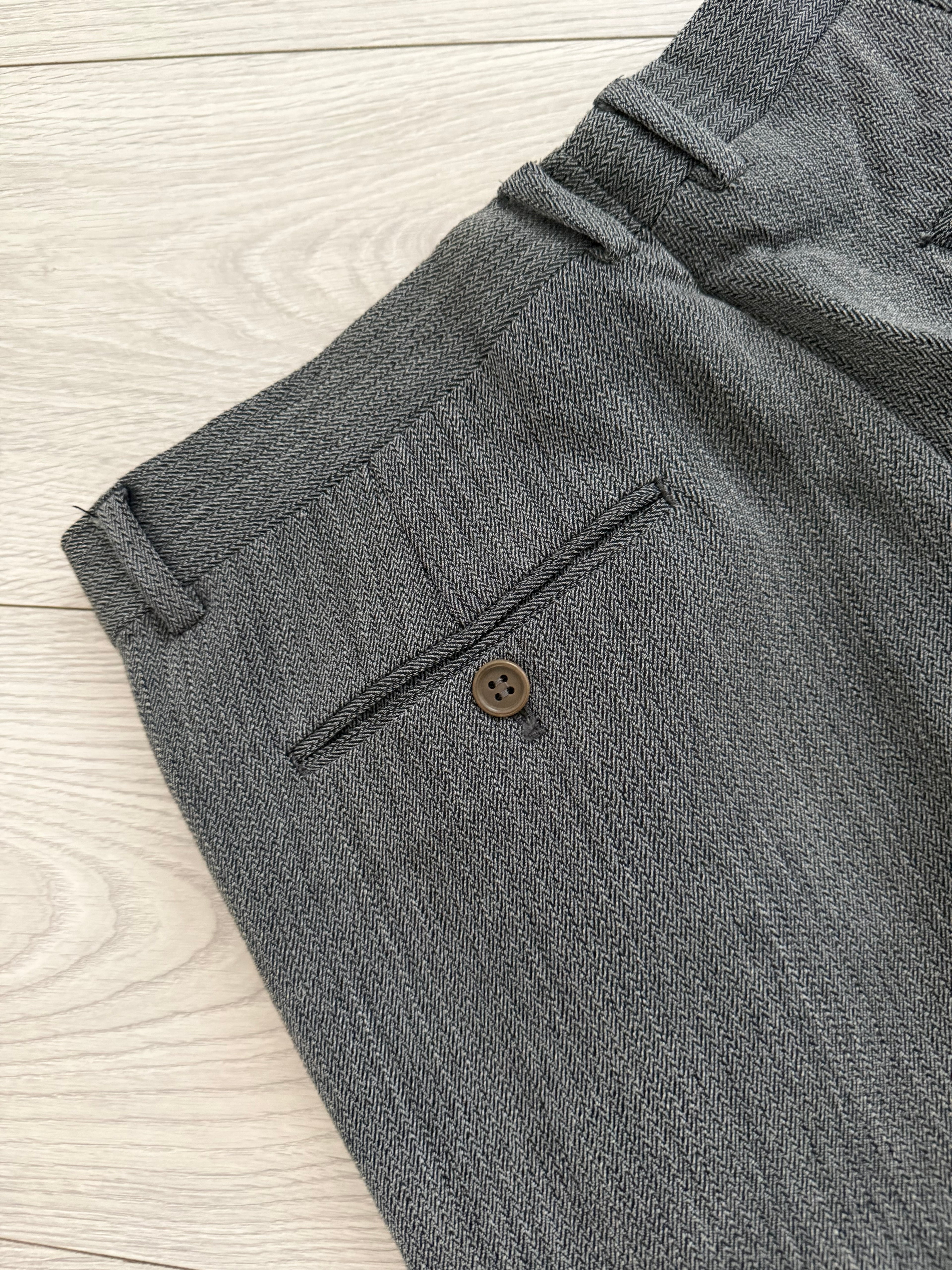 Giorgio Armani 1980s 3B Herringbone Weave Grey Pleated Wool Suit - Size XL Jacket / 32" Waist