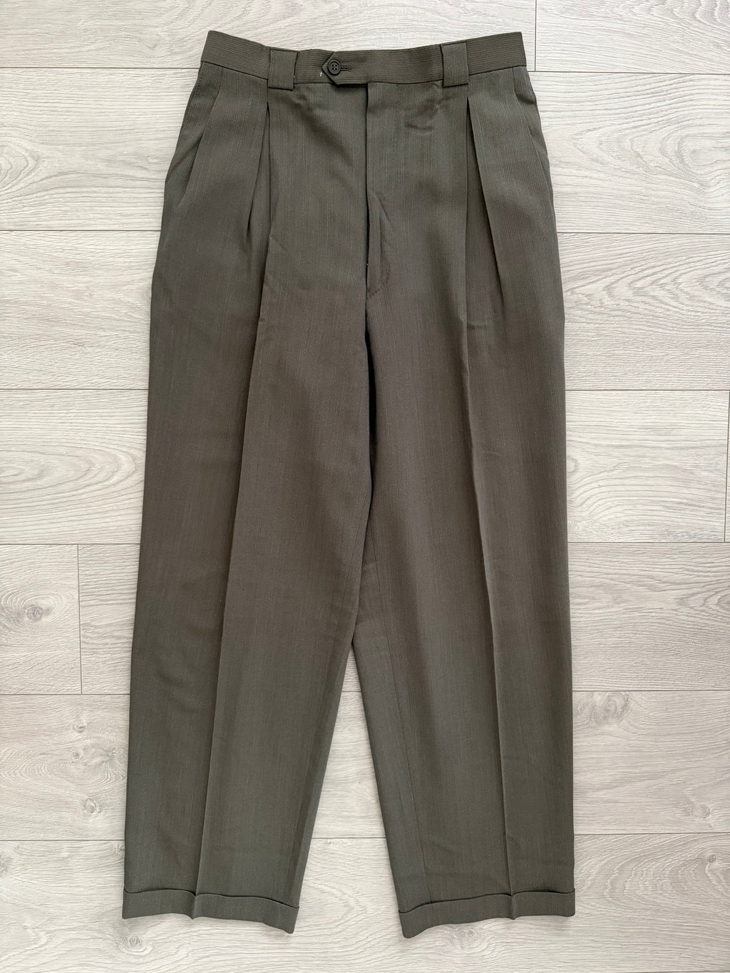 Giorgio Armani 1980s Taupe Charcoal Peaked Lapel Double Breasted Ribbed Weave Pleated Wool Suit - Size XL Jacket / 32" Waist