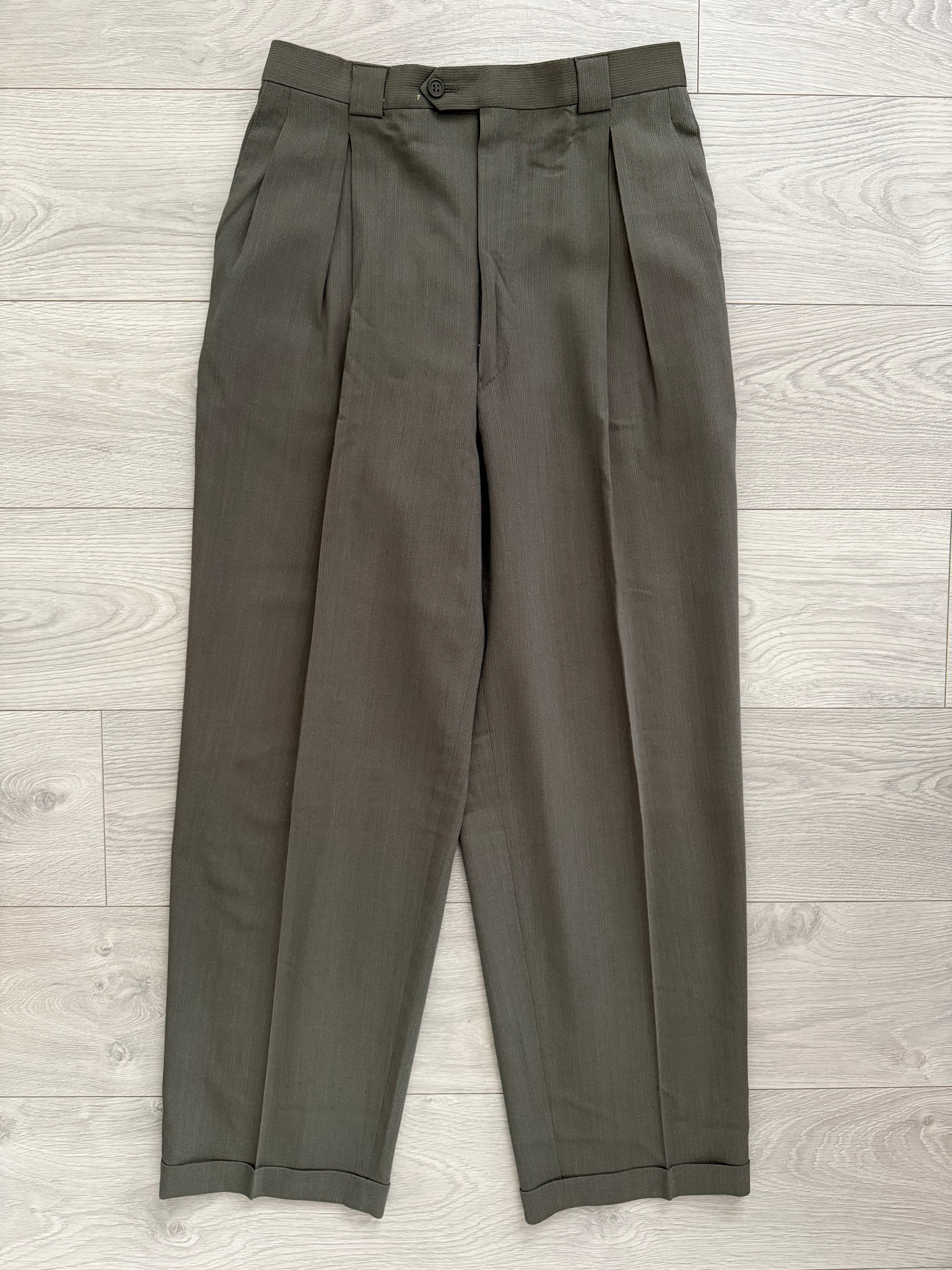Giorgio Armani 1980s Taupe Charcoal Peaked Lapel Double Breasted Ribbed Weave Pleated Wool Suit - Size XL Jacket / 32" Waist