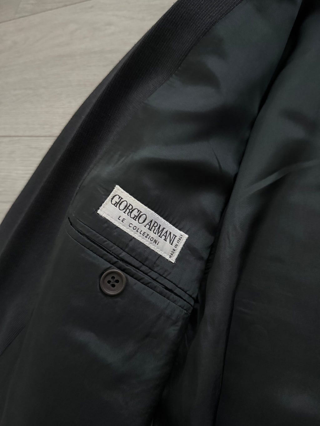 Giorgio Armani 1980s Double Breasted Pleated Wool Suit Black New - Size L Jacket / 32" Waist