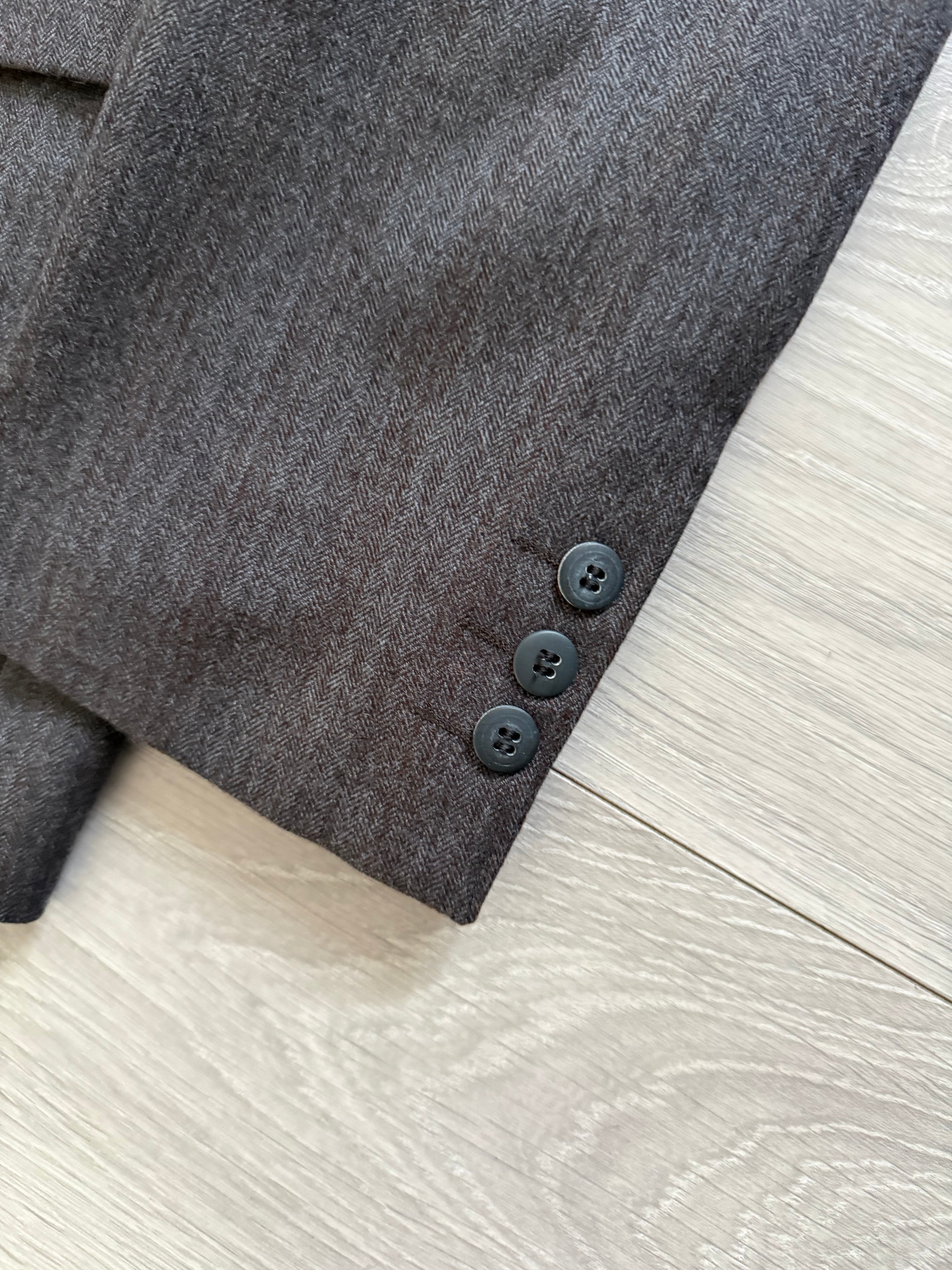 Vintage 1980s Made in England Double Breasted Peaked Lapel Pleated Brown Suit - Size M Jacket / 31" Waist