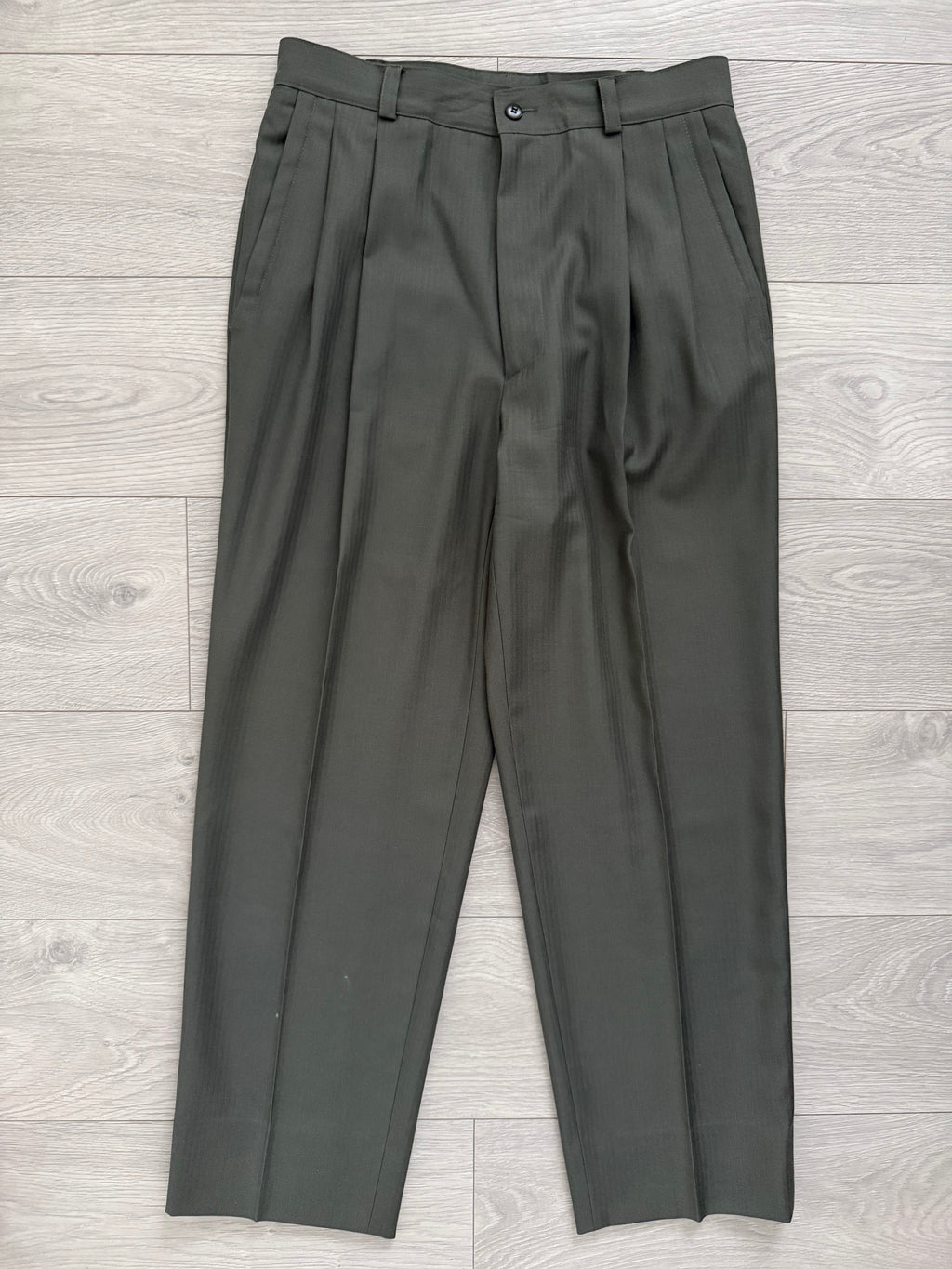 Versace 1980s Peak Lapel Double Breasted Pleated Draped Wool Green Suit - Size M Jacket / 31" Waist