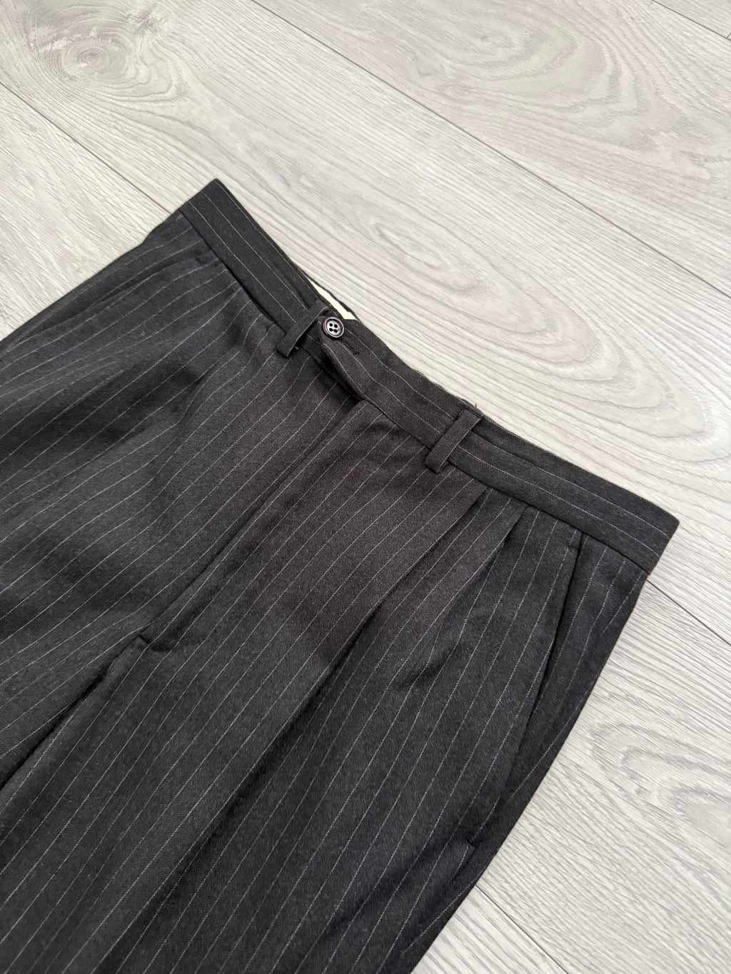 Valentino 1980s 6B Double Breasted Charcoal Wool Power Suit - Size M Jacket / 31" Waist