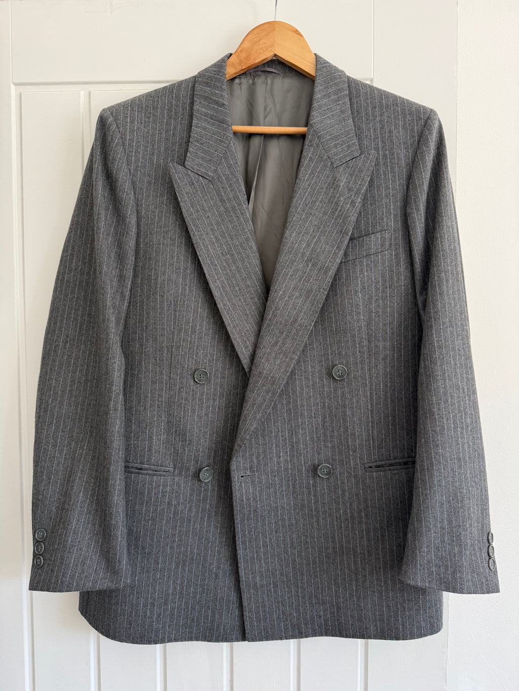 Vintage 1980s Double Breasted Peaked Lapel Pleated Merino Wool Grey Suit & Armani Tie - Size S Jacket / 30" Waist