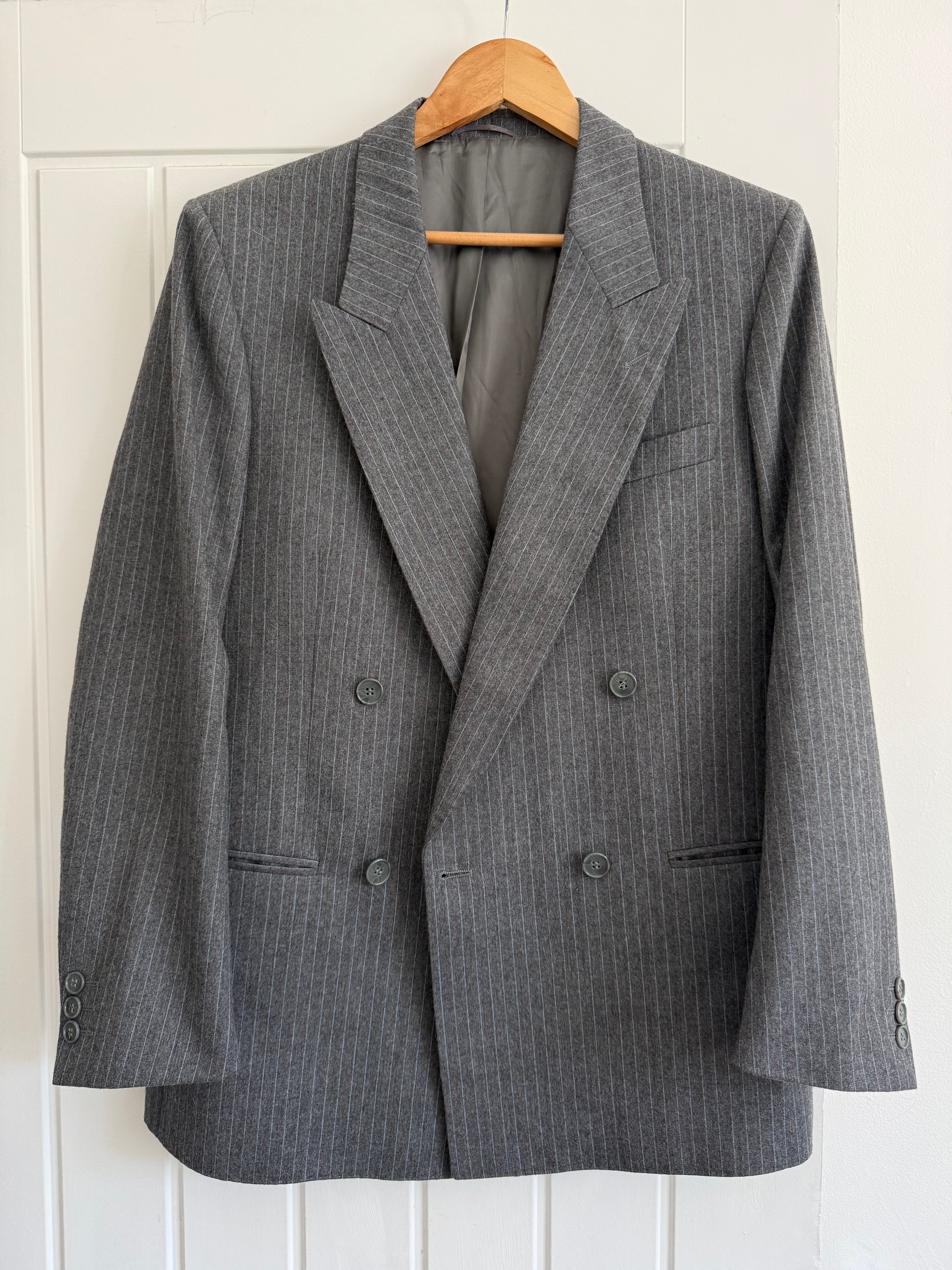 Vintage 1980s Double Breasted Peaked Lapel Pleated Merino Wool Grey Suit & Armani Tie - Size S Jacket / 30" Waist