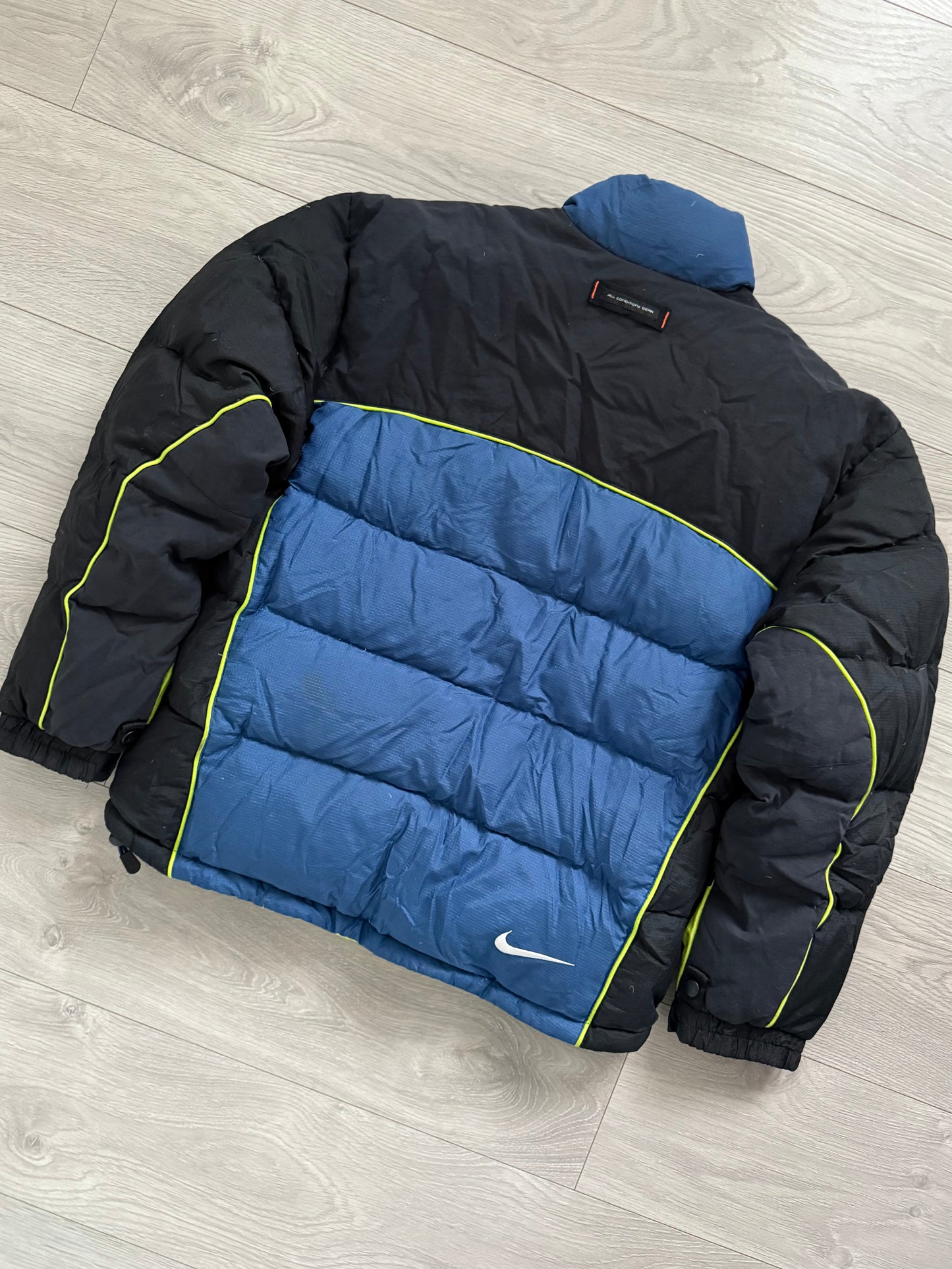 Nike ACG 00s Lungs Era Down Puffer Jacket - Size M