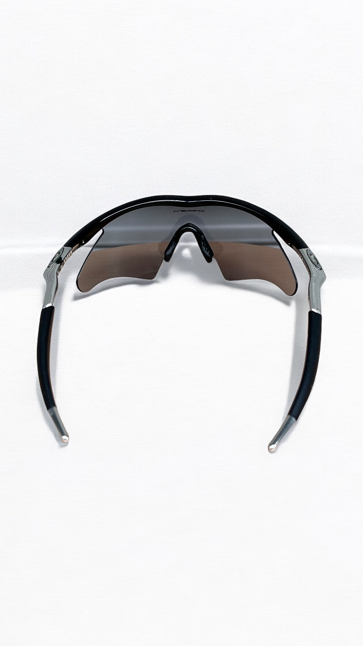 Oakley 2005 Sweep M-Frame Sunglasses & Lenses in Chrome