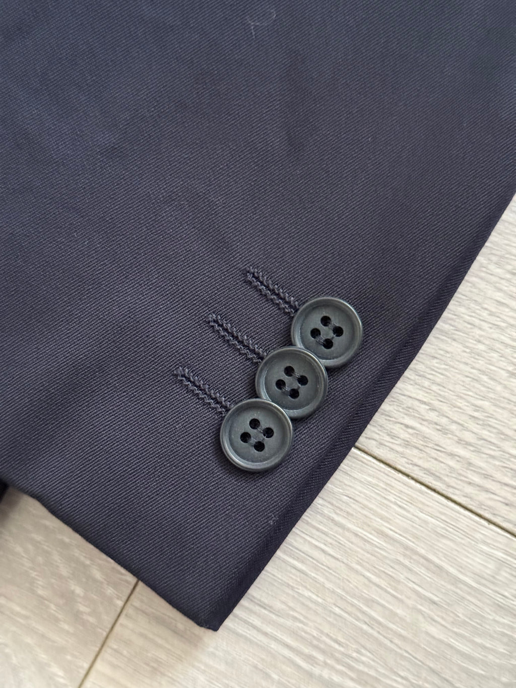 Emporio Armani 2002 3B Super 140's Wool Navy Blue Suit - Size S Jacket / 28" Waist