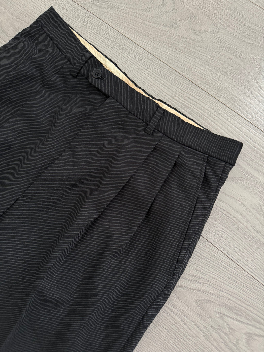 Giorgio Armani 1980s Double Breasted Pleated Wool Suit Charcoal Grey New - Size L Jacket / 32" Waist