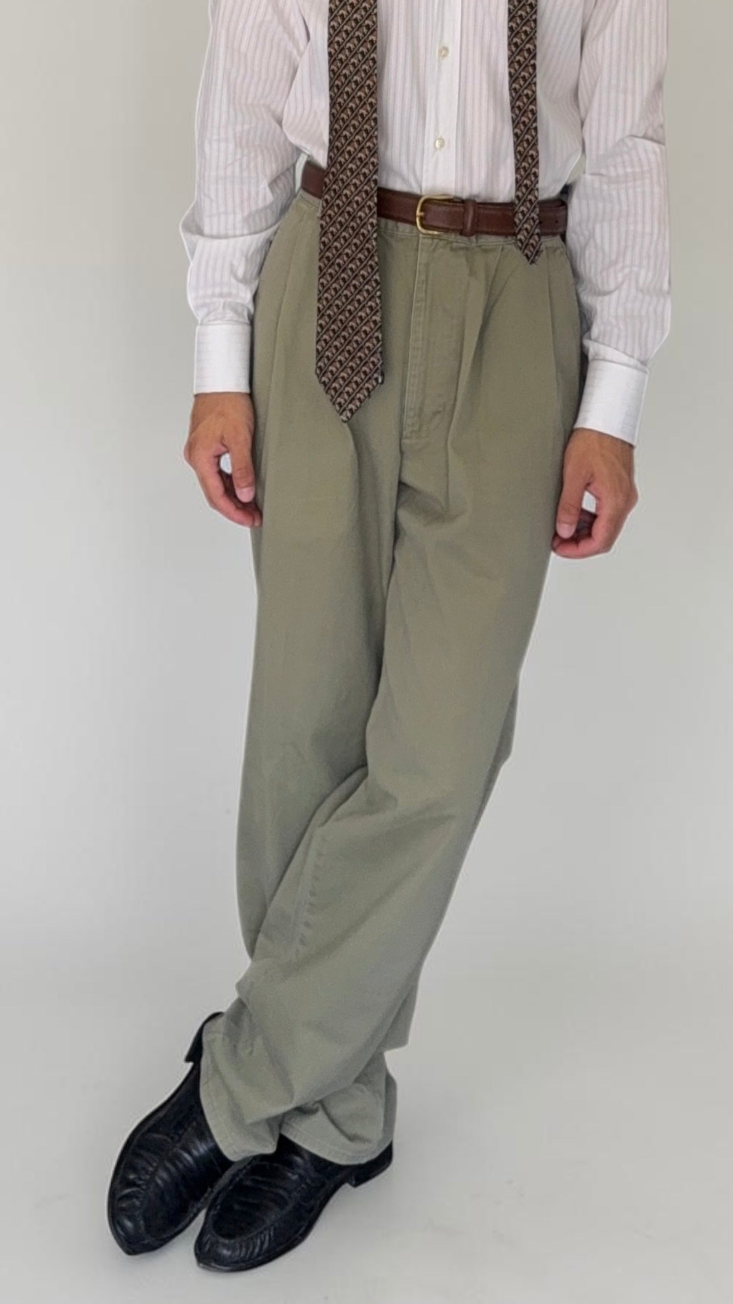 Armani 1990s Pleated Green Chino Pants - Size 34" Waist