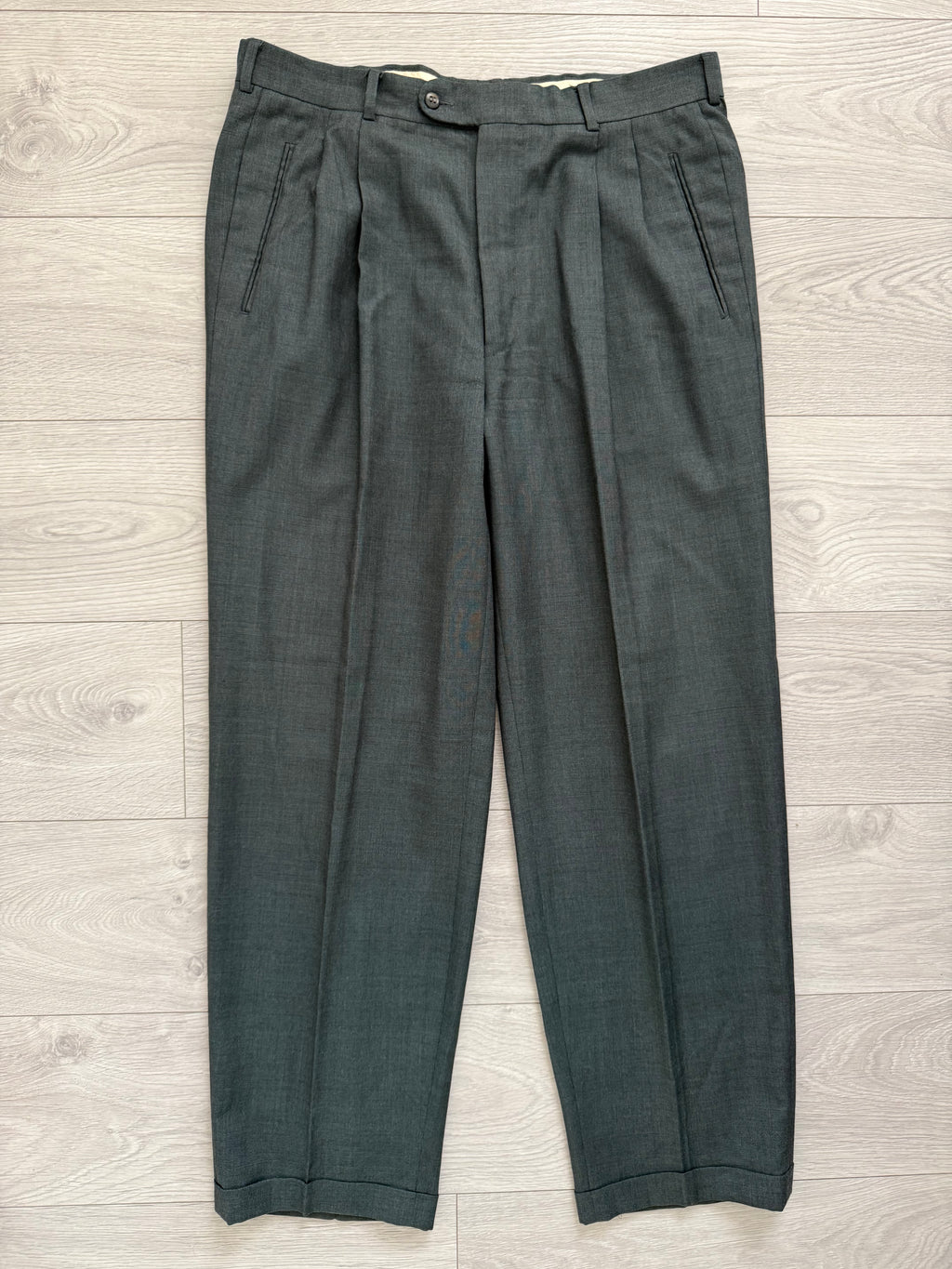 Hugo Boss 1980s Peaked Lapel Double Breasted Pleated Wool Suit Dark Green - Size XL Jacket / 36" Waist