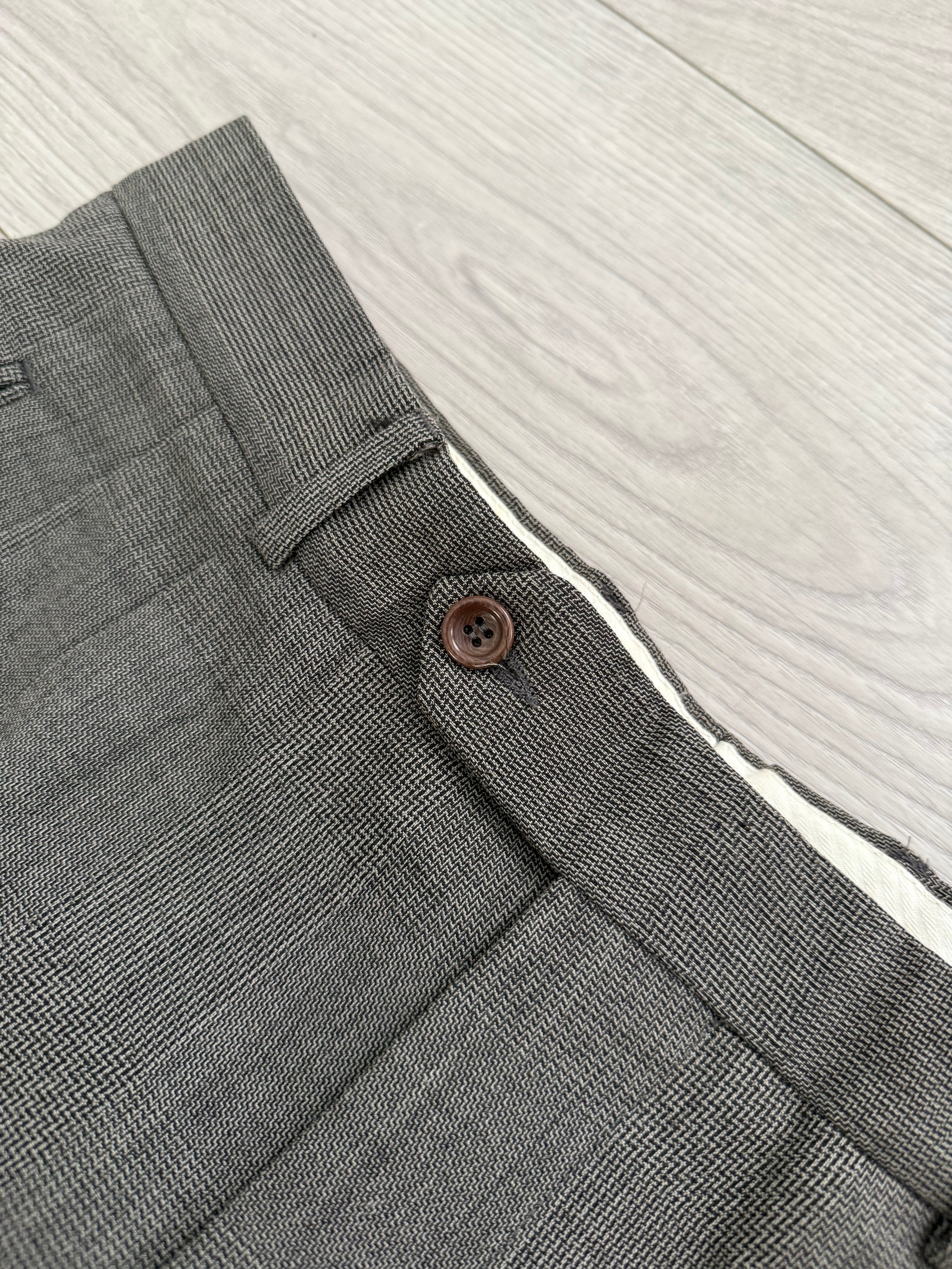 Hugo Boss 1980s 'Zeus' Peaked Lapel Double Breasted Pleated Wool Check Suit Greige - Size XL Jacket / 34" Waist