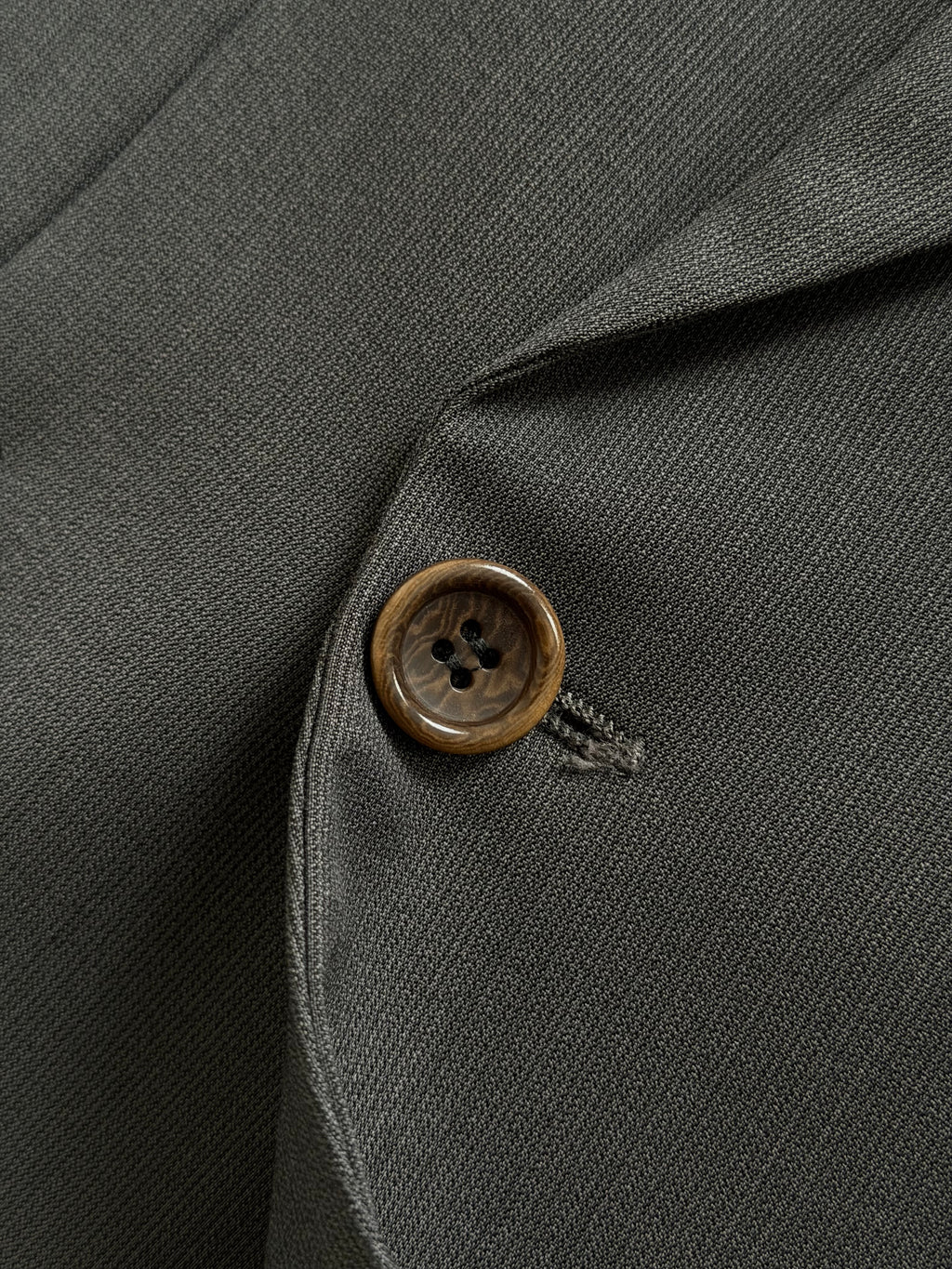 Armani 1990s Peaked Lapel Double Breasted Pleated Wool Suit Grey - Size L Jacket / 34" Waist