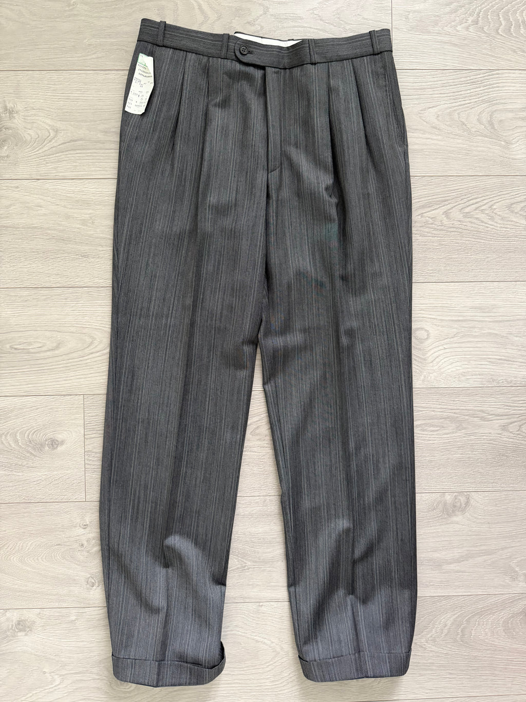 1980s Vintage Peaked Lapel Double Breasted Pleated Wool Textured Suit - Size XXL Jacket / 36" Waist
