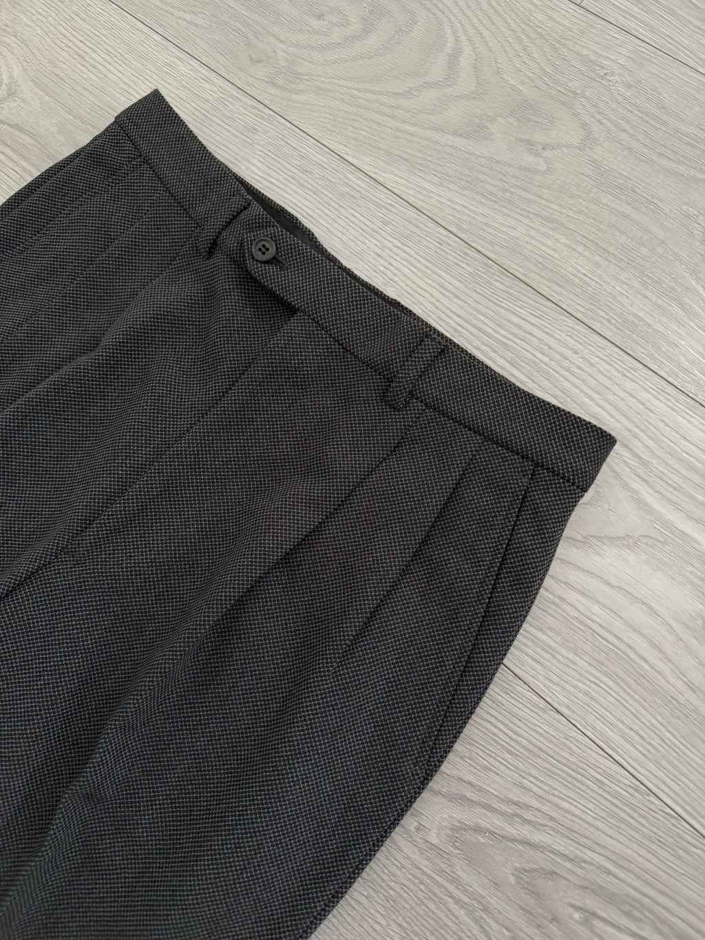 Giorgio Armani 1980s Double Breasted Pleated Wool Suit Grey New - Size L Jacket / 32" Waist