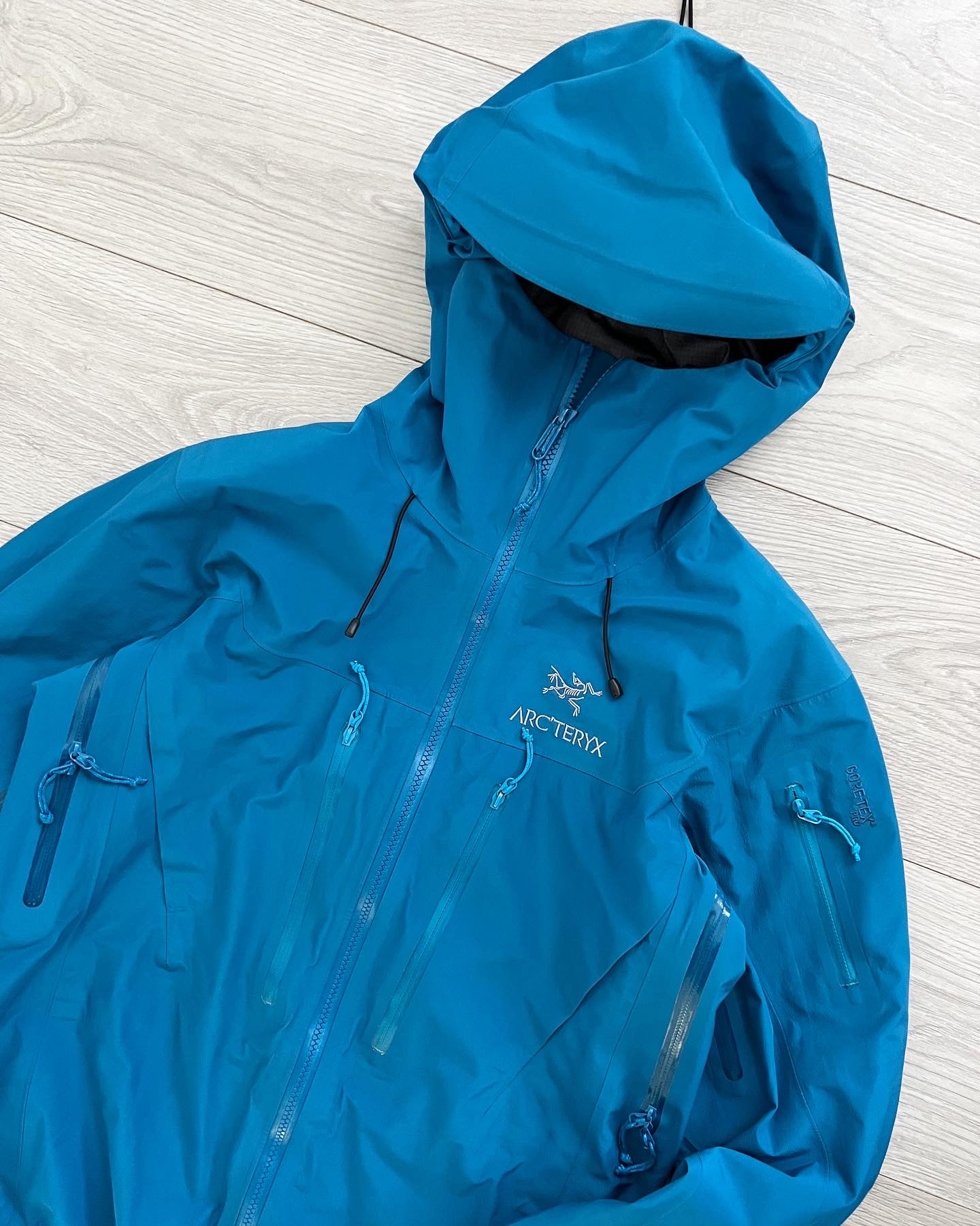 Arcteryx Alpha SV Blue GoreTex Pro Jacket - Size S – NDWC0 Shop