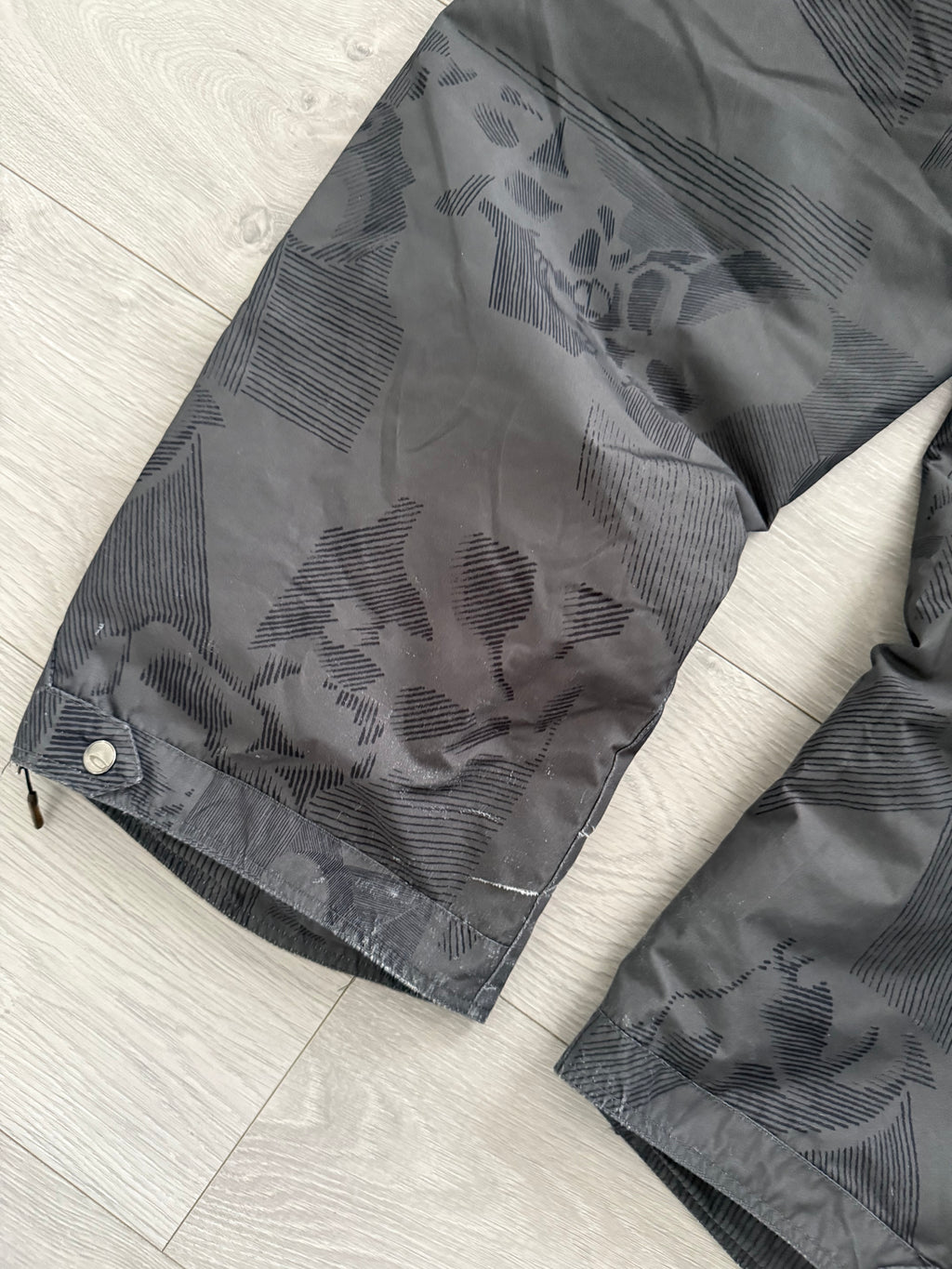 Oakley FW2008 Thinsulate Waterproof Skull Camo Pants - Size 32