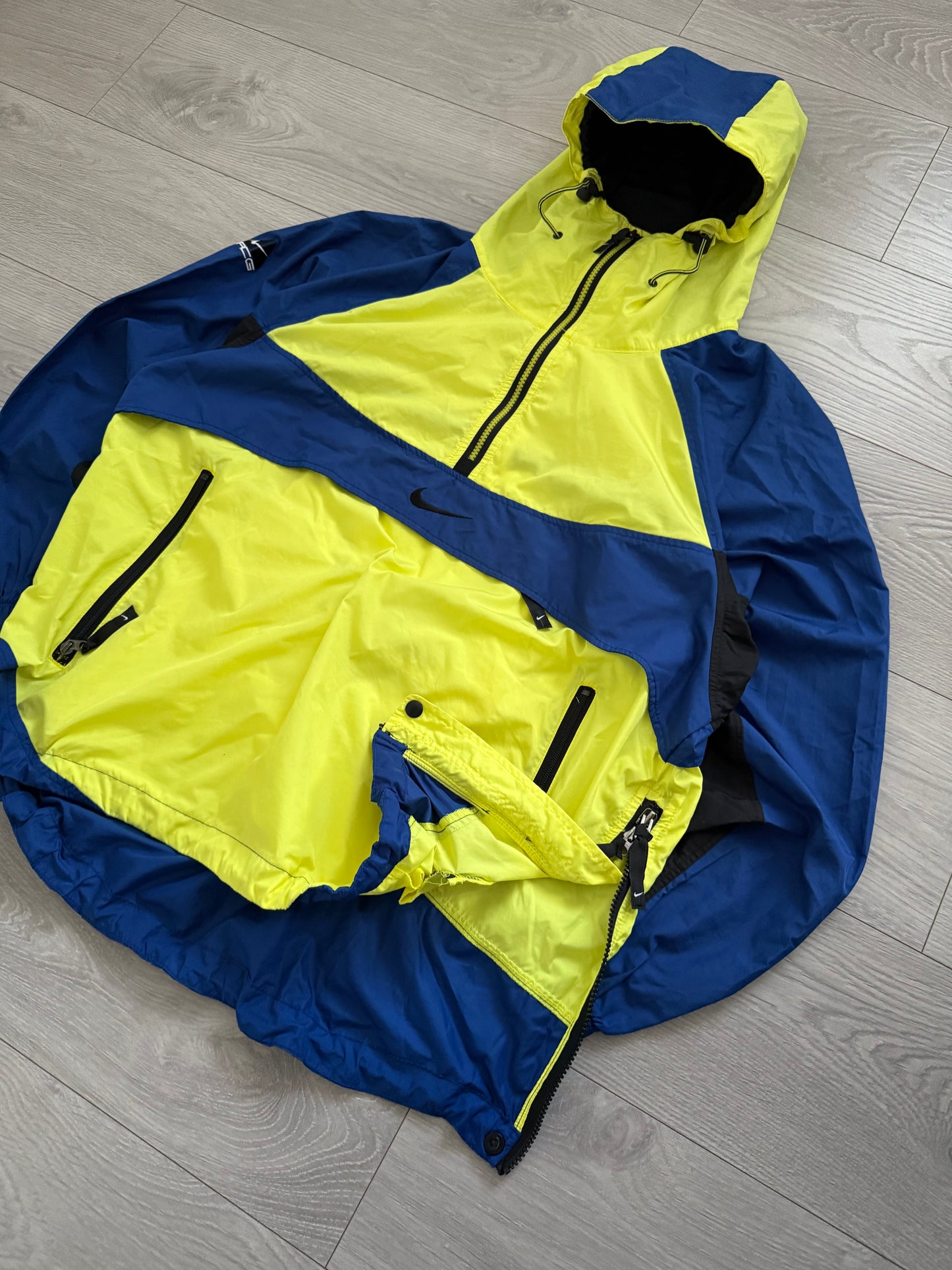 Nike ACG 00s Lungs Era Technical Anorak - Size M