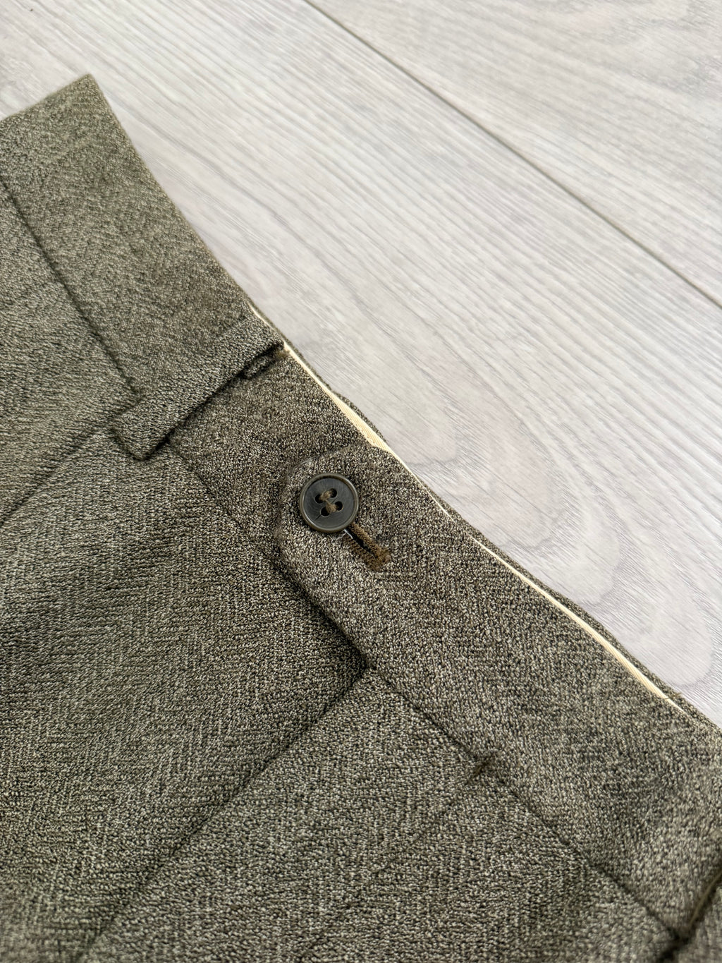 Calvin Klein 1990s 2B Herringbone Wool Double Pleat Suit Khaki Green - Size M Jacket / 32" Waist