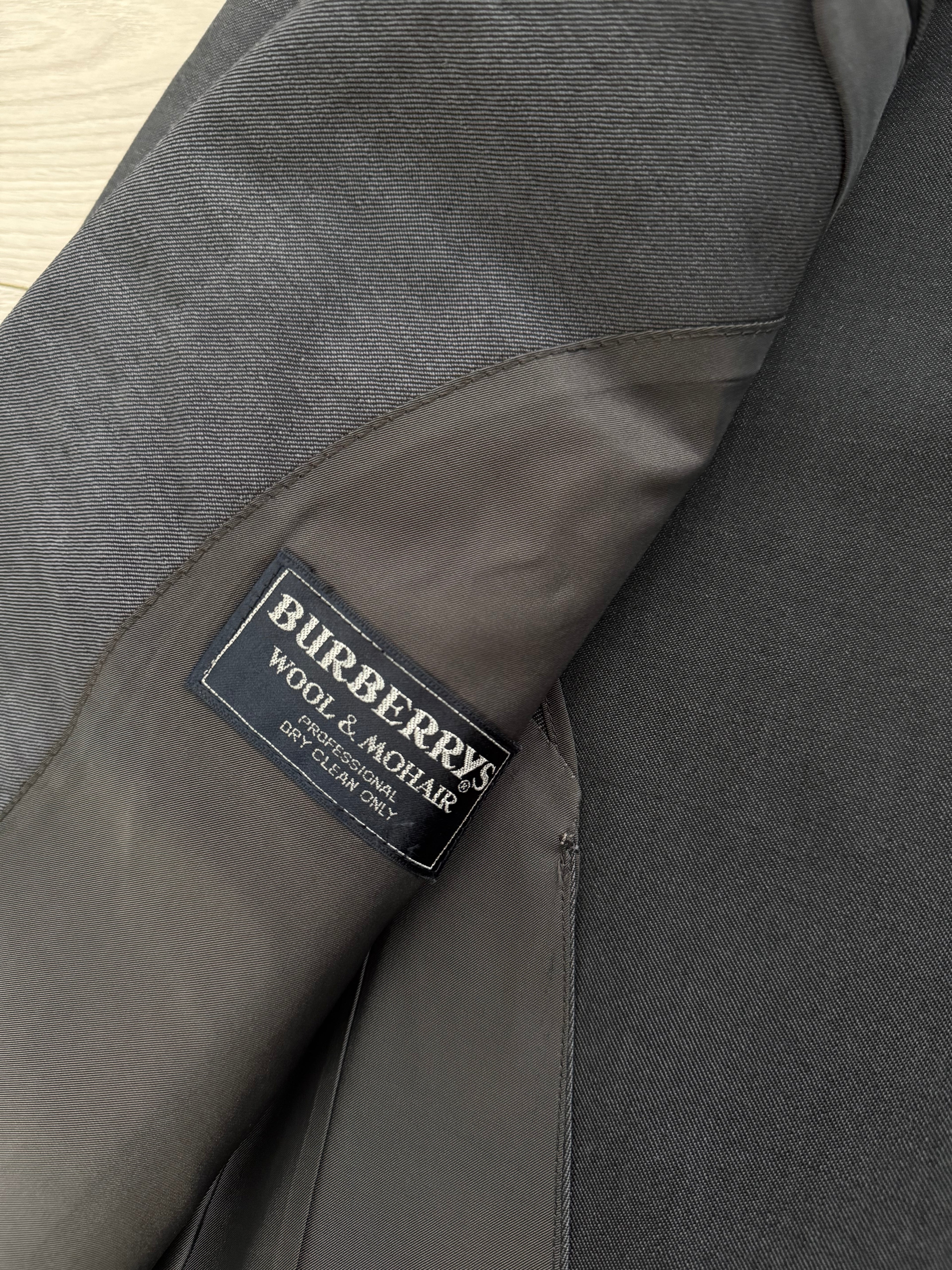Burberry 1980s Peaked Lapel Double Breasted Pleated Wool Mohair Grey Suit - Size S Jacket / 31" Waist