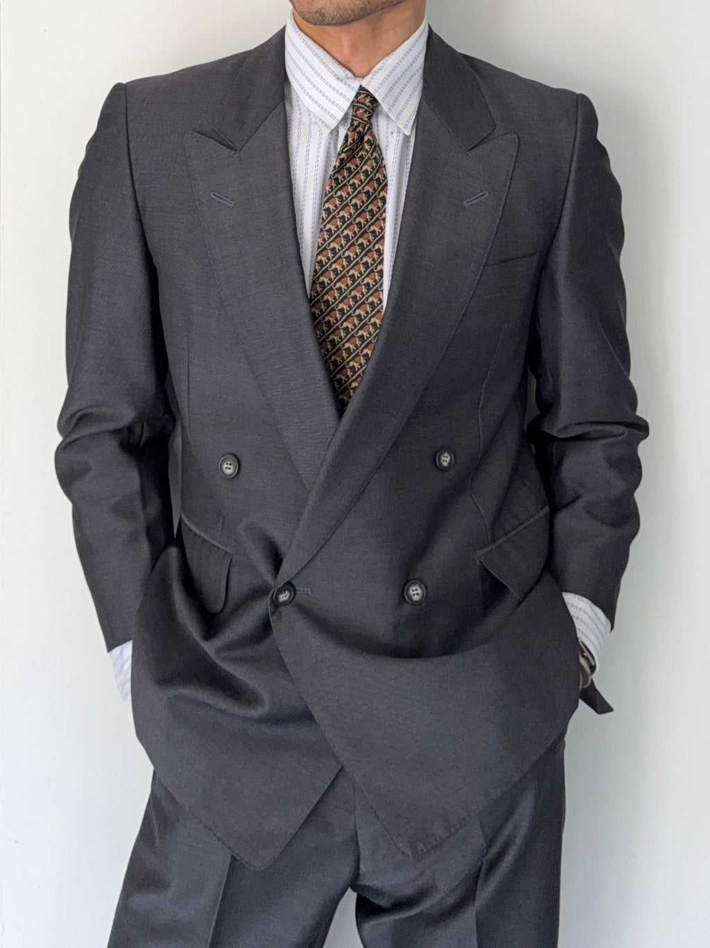 Burberry 1980s Peaked Lapel Double Breasted Pleated Wool Mohair Grey Suit - Size S Jacket / 31" Waist
