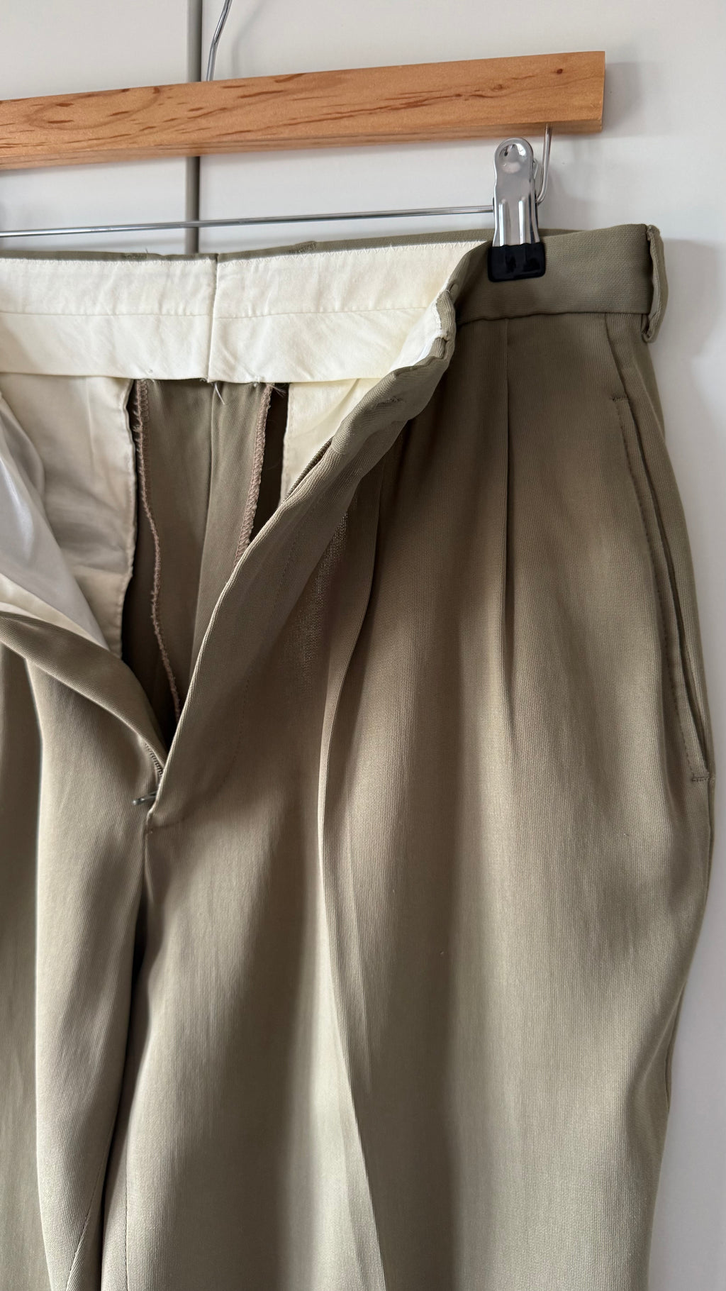 Emporio Armani AW1995 Nehru Collar Draped Khaki Taupe Suit - Size S Jacket / 30" Waist