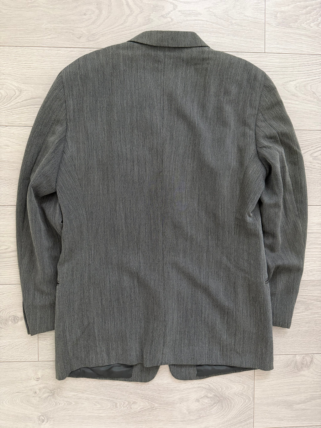 Giorgio Armani 1980s 3B Herringbone Weave Grey Pleated Wool Suit - Size XL Jacket / 32" Waist