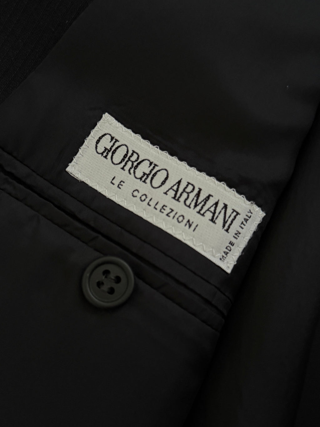 Giorgio Armani 1980s 3B Wool Ribbed Weave Navy Pleated Suit - Size XXL Jacket / 38" Waist