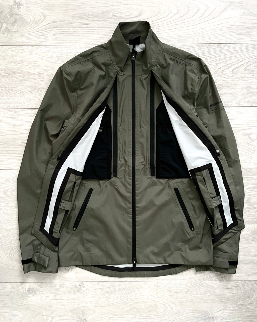 Oakley 2017 Magnetic Latch Stealth Jacket - Size S