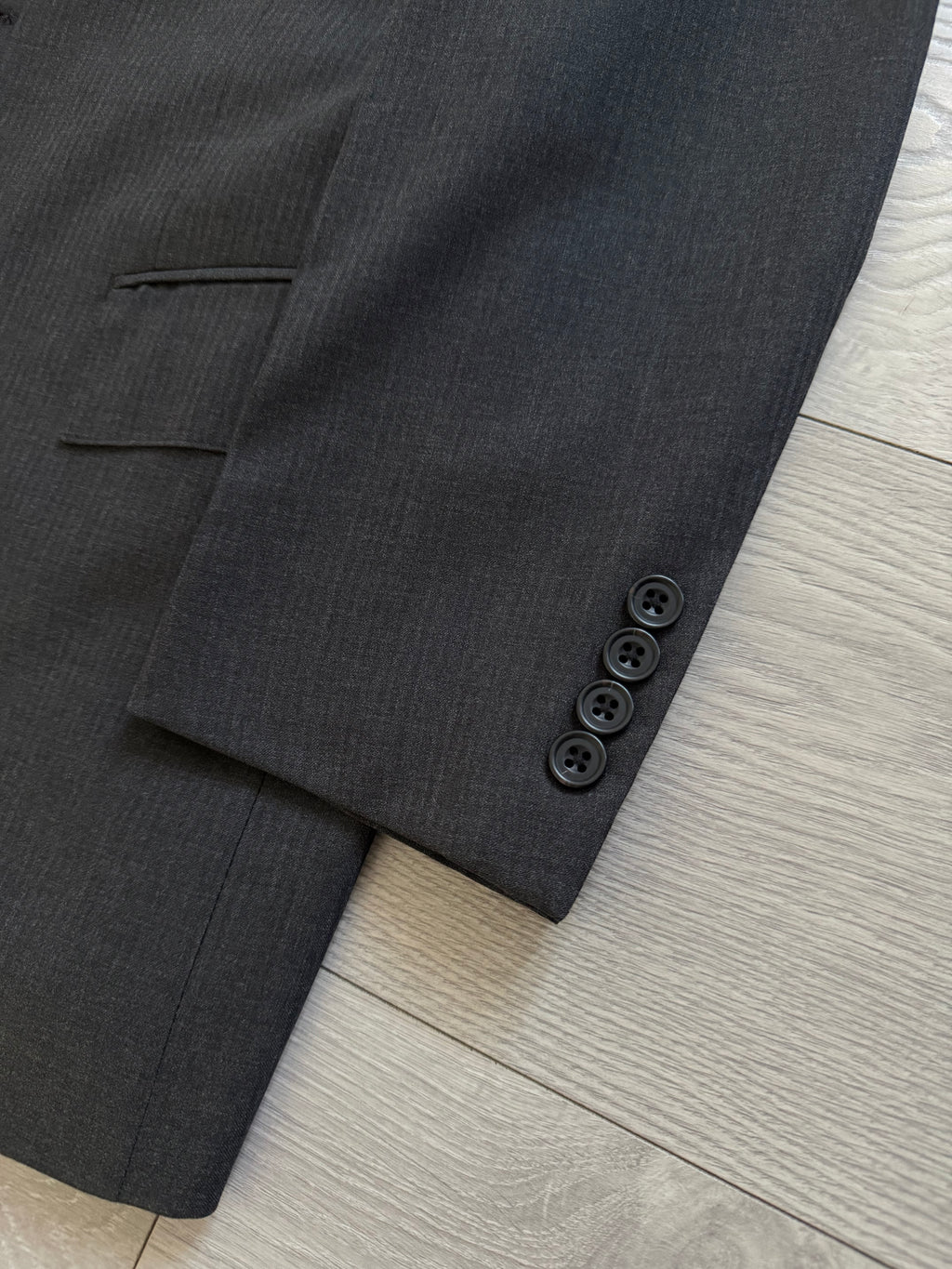 Ralph Lauren 1990s 2B Pleated Lightweight Wool Suit Grey - Size S Jacket / 32" Waist