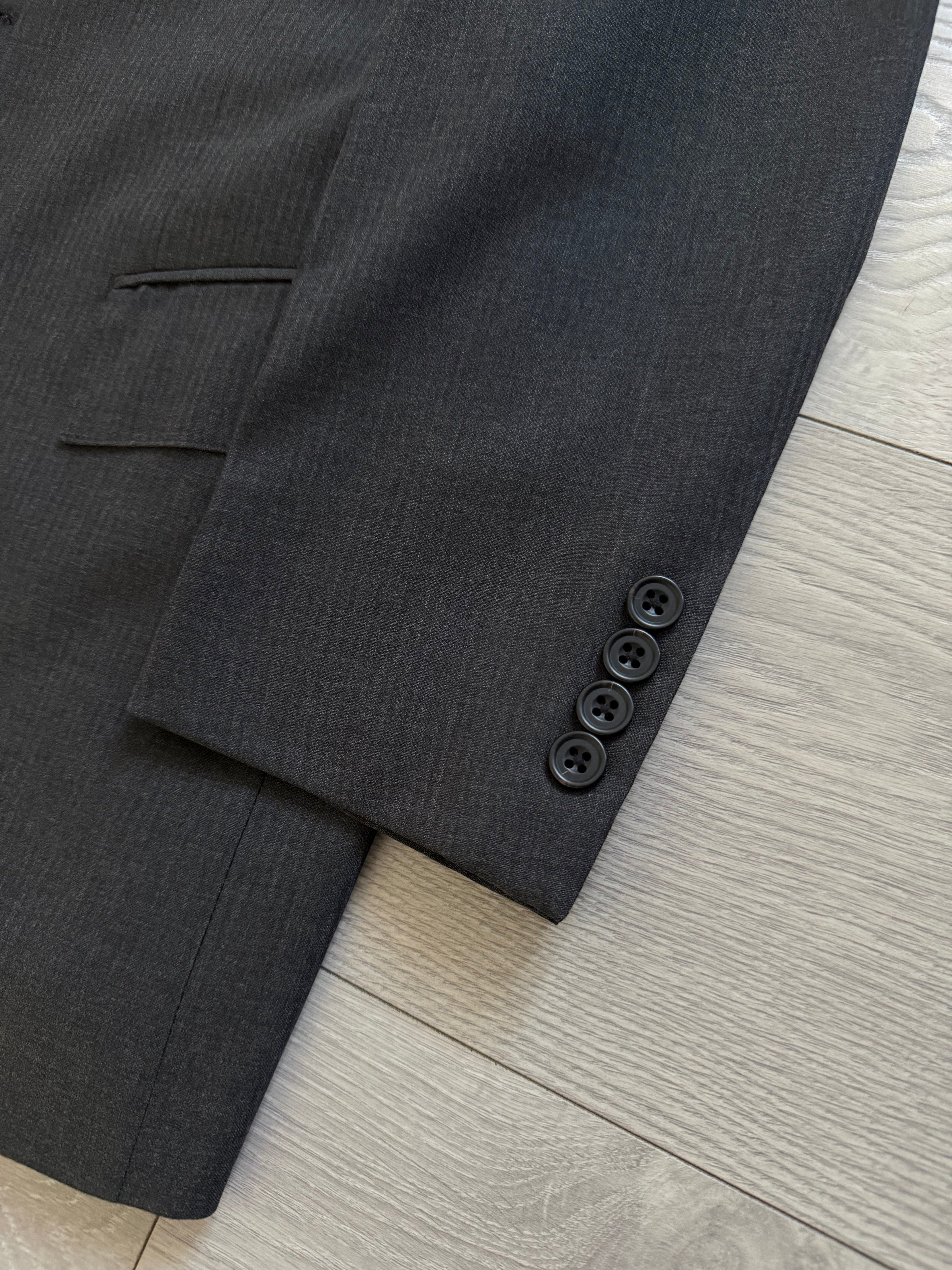 Ralph Lauren 1990s 2B Pleated Lightweight Wool Suit Grey - Size S Jacket / 32" Waist