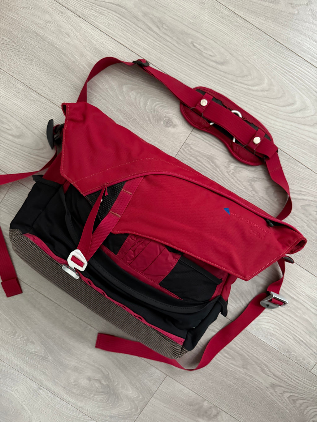 Klattermusen Fenja Technical Crossbody Bag