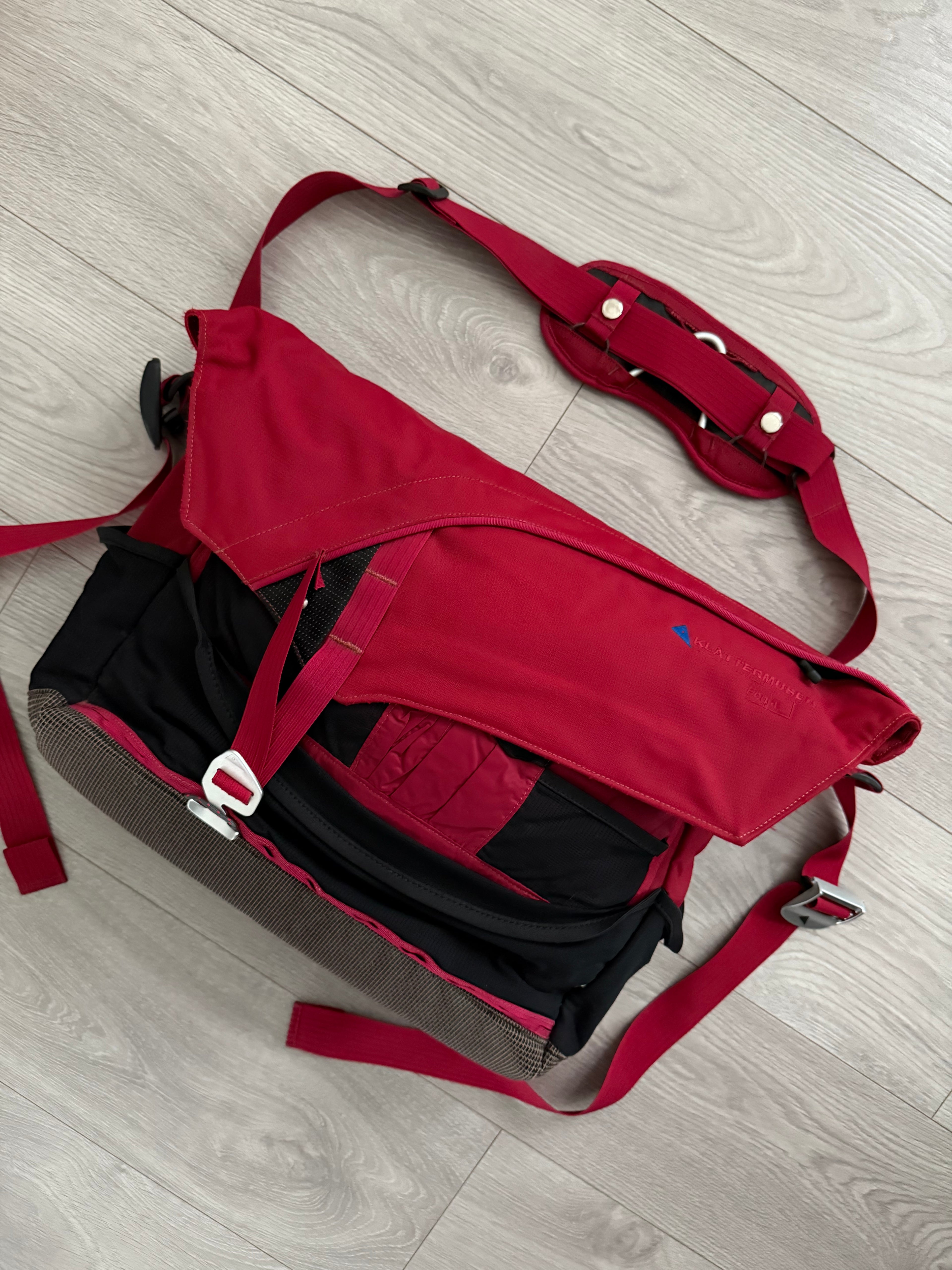 Klattermusen Fenja Technical Crossbody Bag