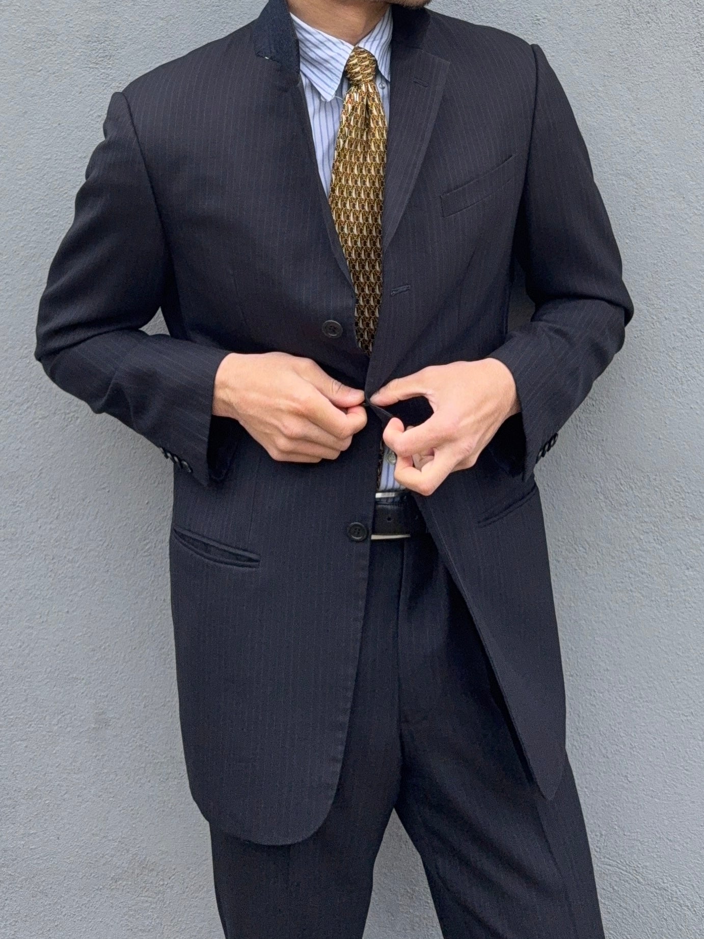 Armani 1990s 3B Navy Pinstripe Pleated Wool Suit - Size L Jacket / 32" Waist