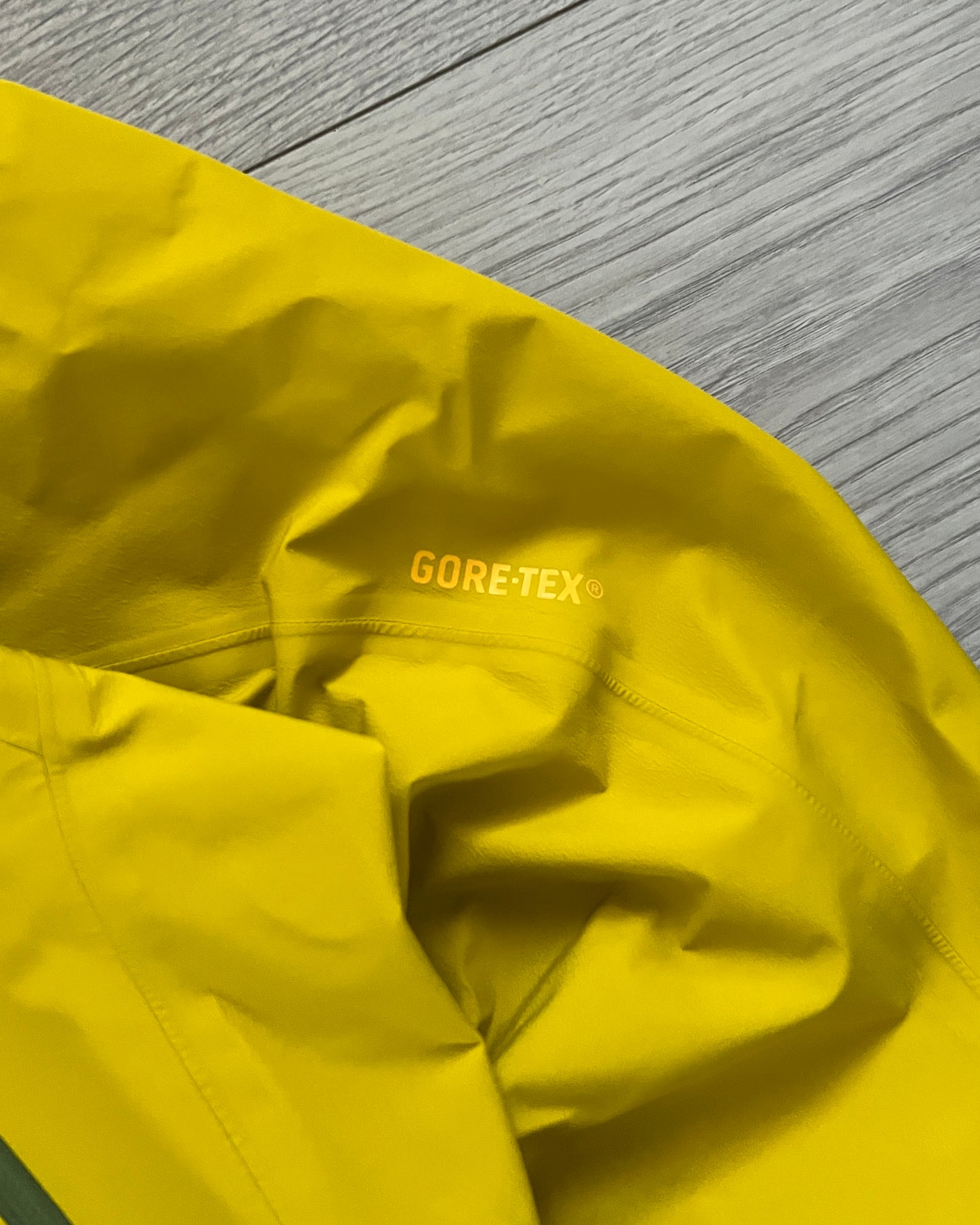 Arcteryx Theta LT Gore-Tex Pro Waterproof Yellow Jacket - Size M