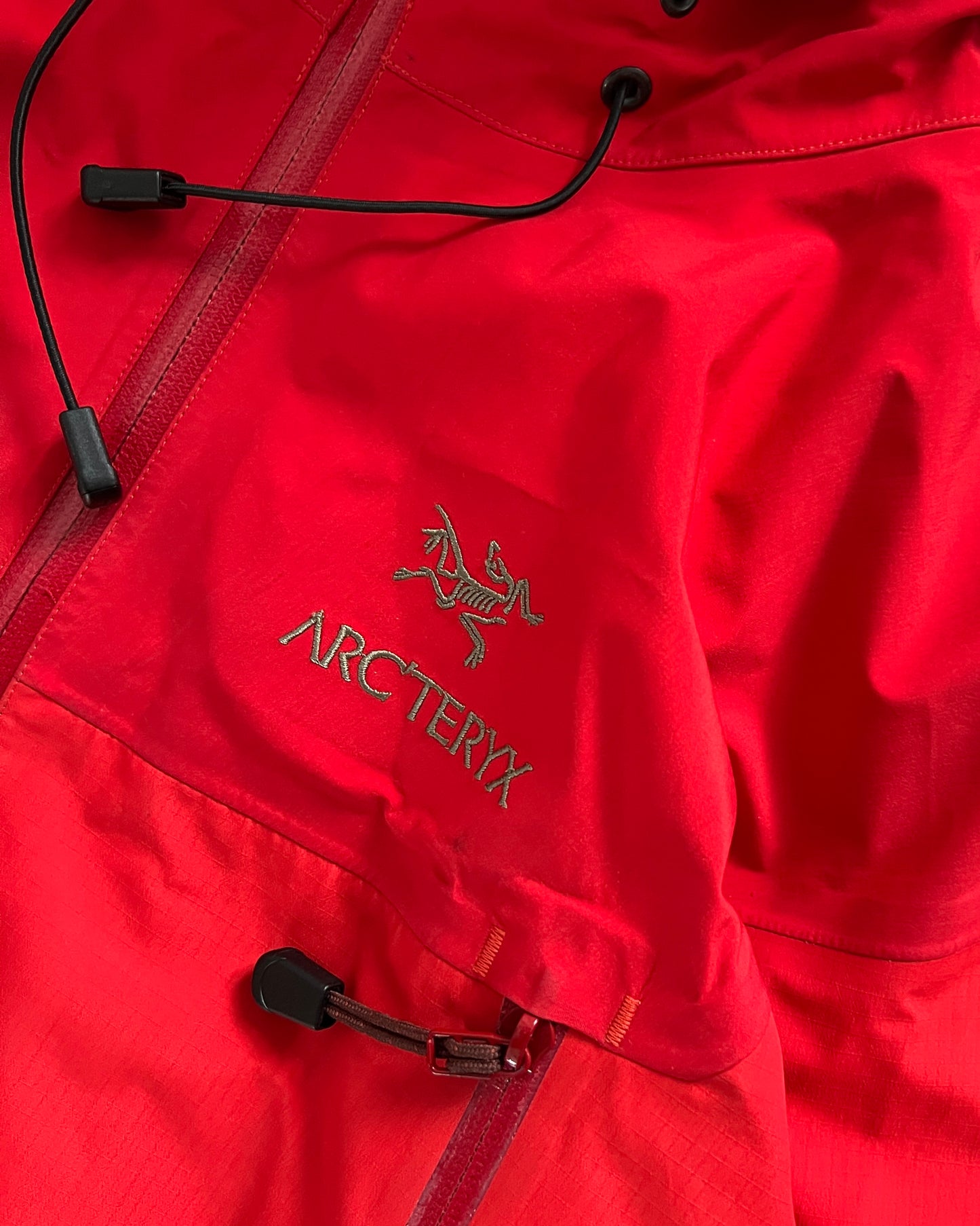 Arcteryx 2001 Beta AR Gore-Tex XCR Jacket in Formula Red - Size L