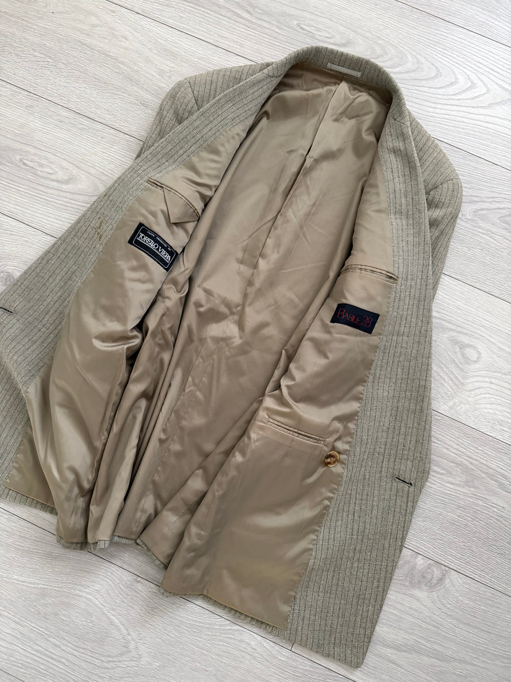Basile 1980s Torello Viera Fabric Peaked Lapel Double Breasted Pleated Wool Suit - Size M Jacket / 31" Waist