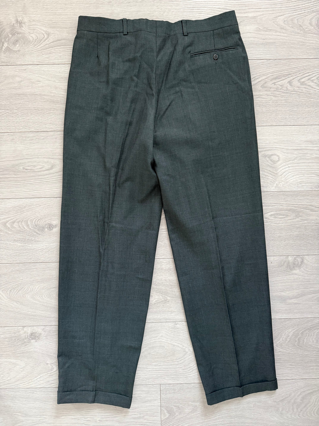 Hugo Boss 1980s Peaked Lapel Double Breasted Pleated Wool Suit Dark Green - Size XL Jacket / 36" Waist