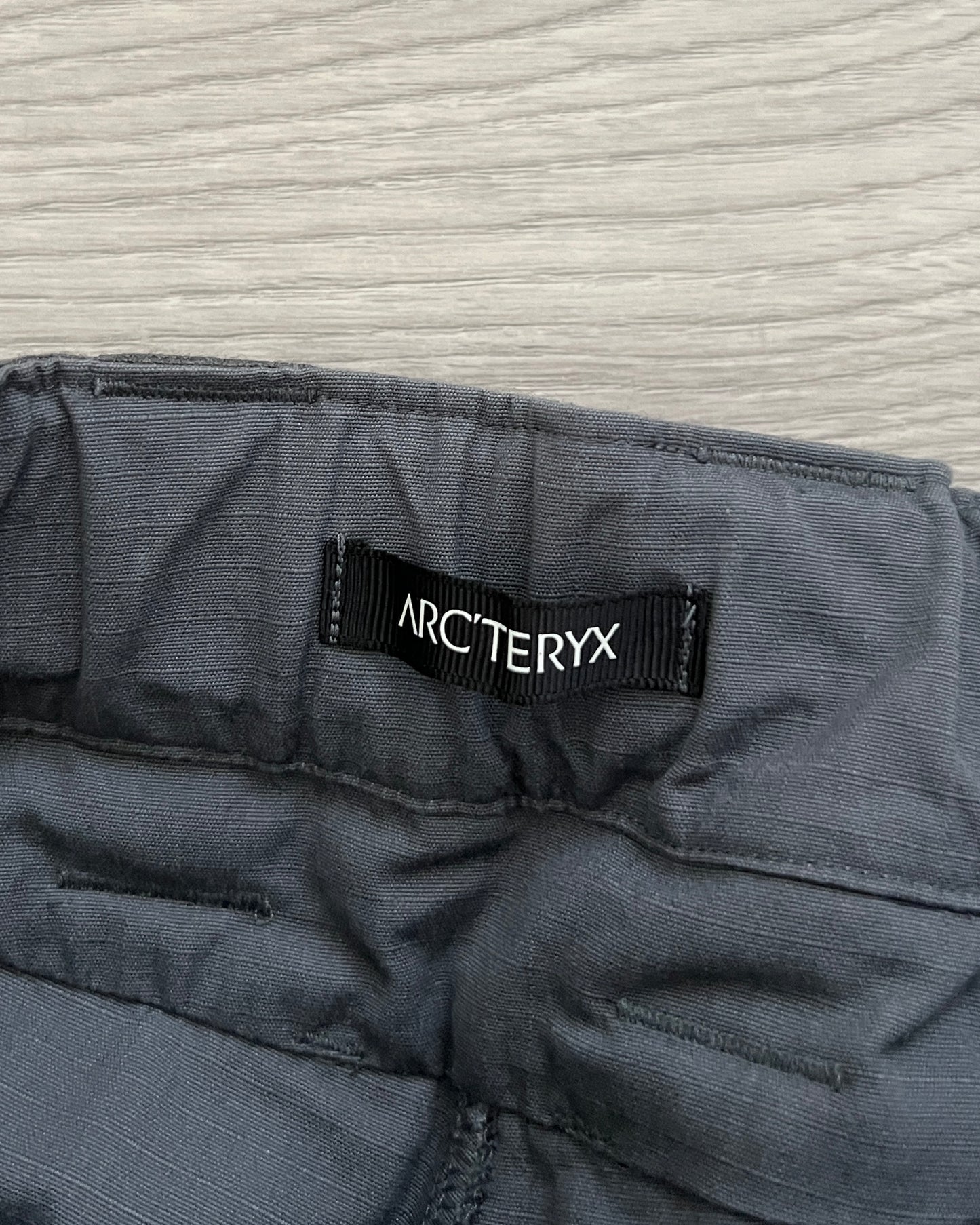 Arc'teryx LEAF Assault FR Combat Utility Pants Wolf Grey - Size L