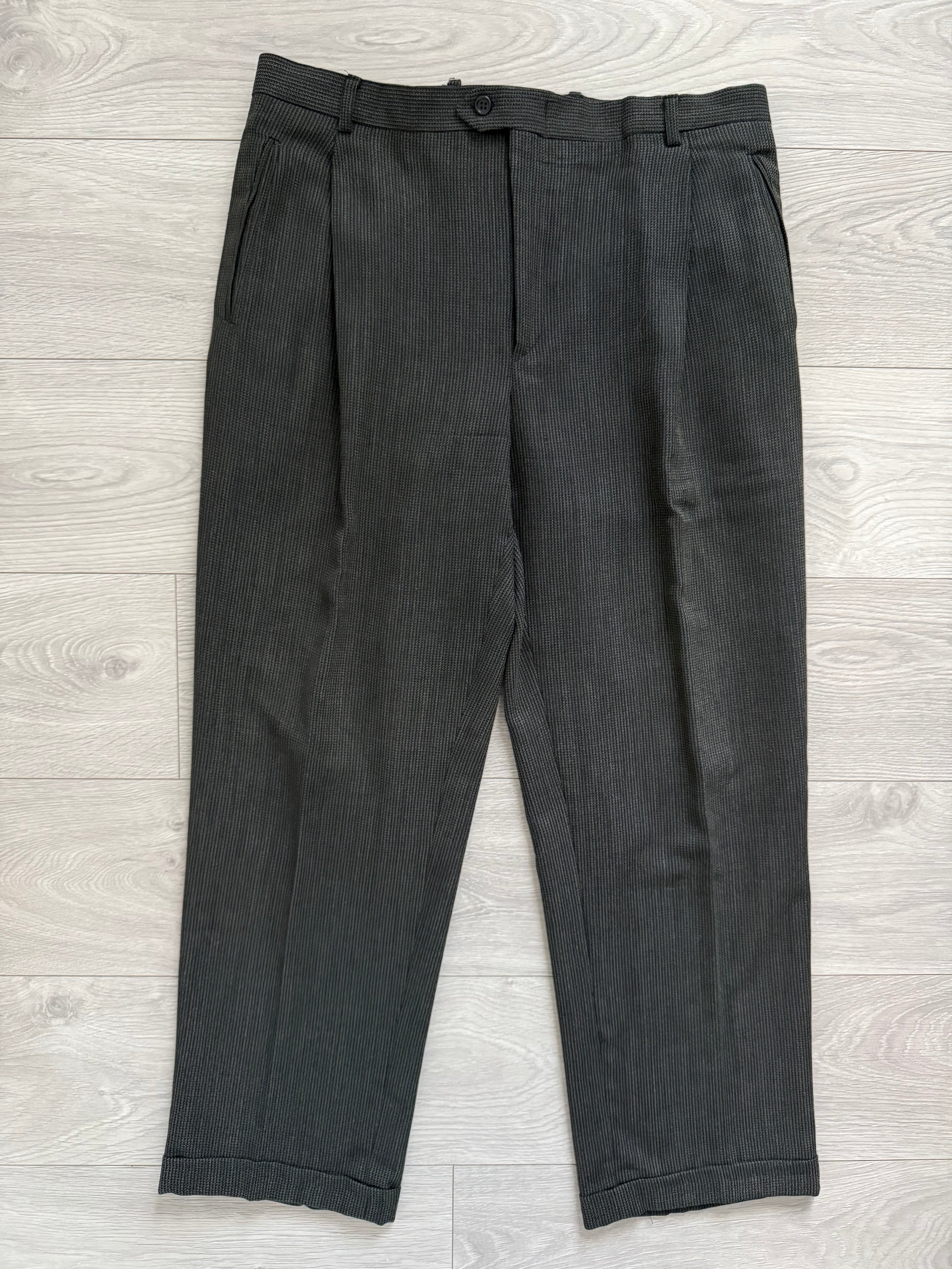 Vintage 1980s Peaked Lapel Double Breasted Pleated Wool Textured Grey Suit - Size XL Jacket / 36" Waist